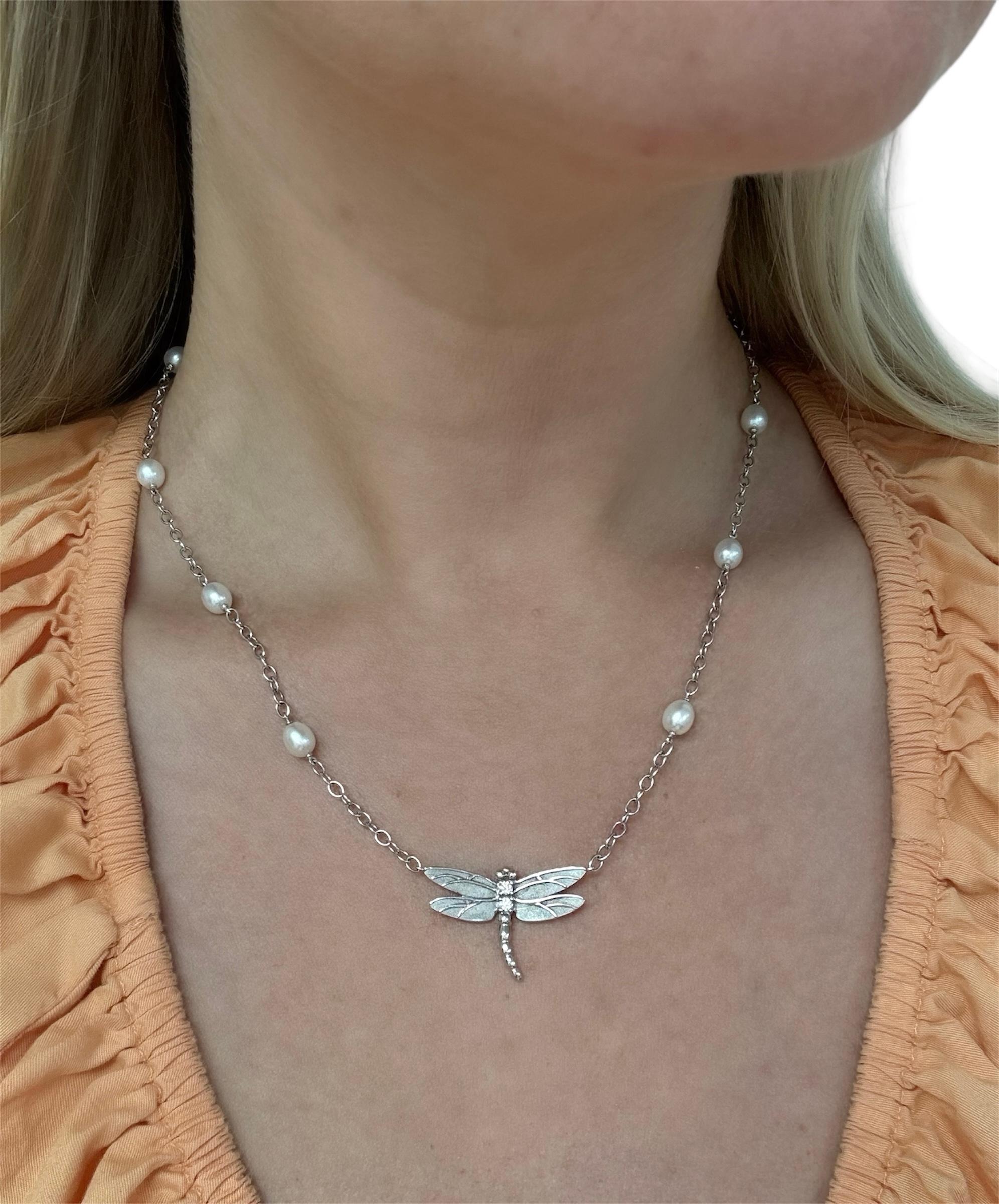 Taglio brillante Tiffany & Co. Collana Dragonfly in oro bianco 18 carati con diamanti e perle in vendita