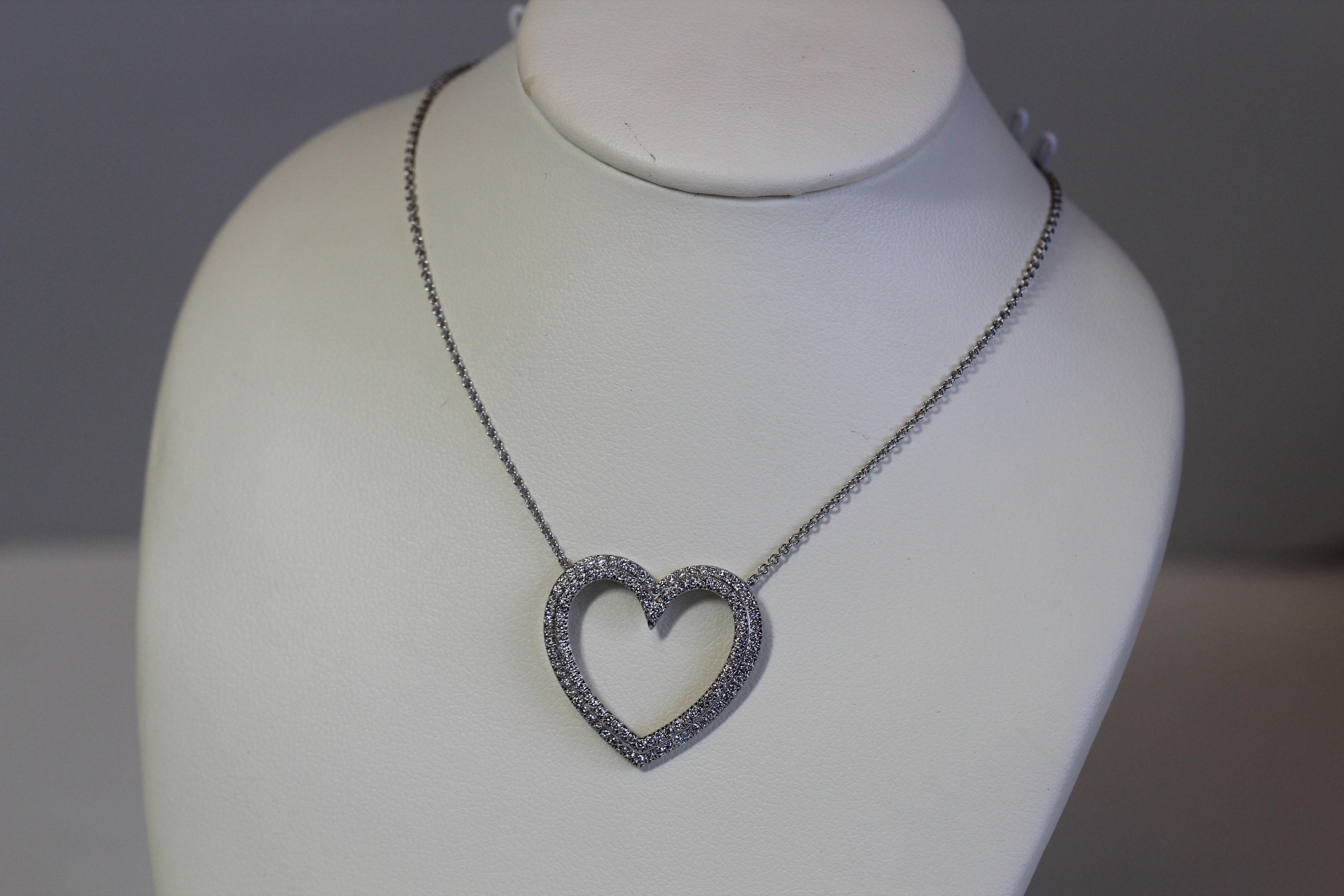 Questa è la versione GRANDE.

TIFFANY & CO. COLLANA METRO HEART DIAMOND in oro bianco 18K 

 
Questa collana è in condizioni generali non indossate.

16,0 pollici di lunghezza

0,43 Carati Peso del diamante

Il cuore di diamante è largo circa 1