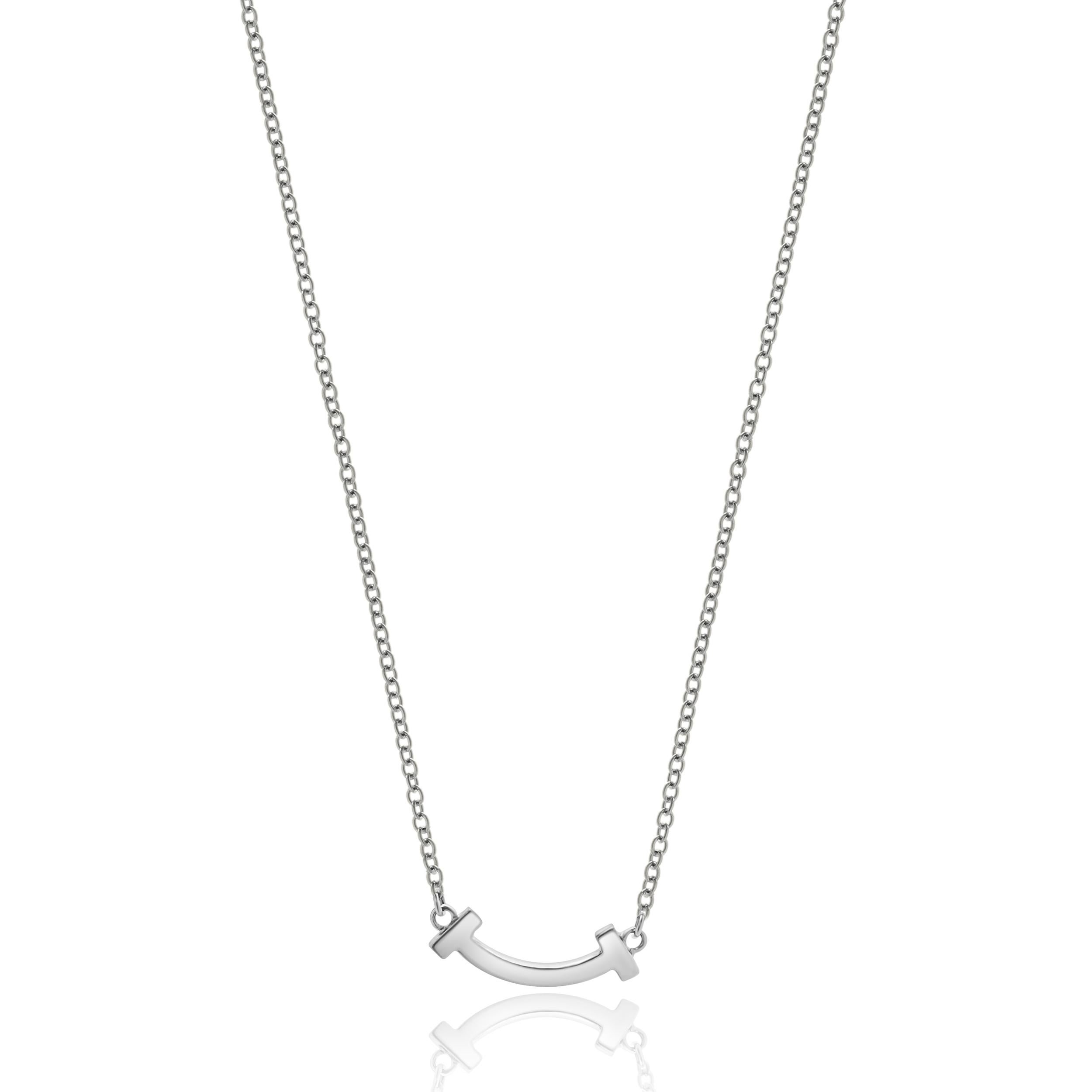 Taglio rotondo Tiffany & Co. Collana con diamanti T Smile in oro bianco 18 kt. in vendita