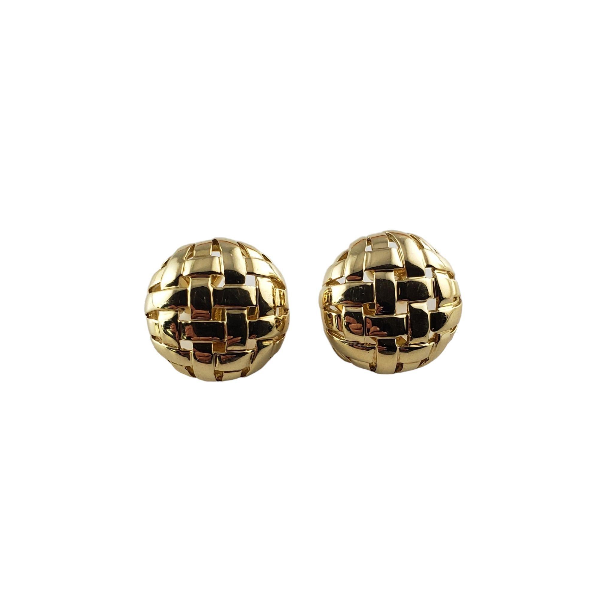 Tiffany & Co. 18 Karat Yellow Gold Basket Weave Clip on Earrings In Good Condition In Washington Depot, CT