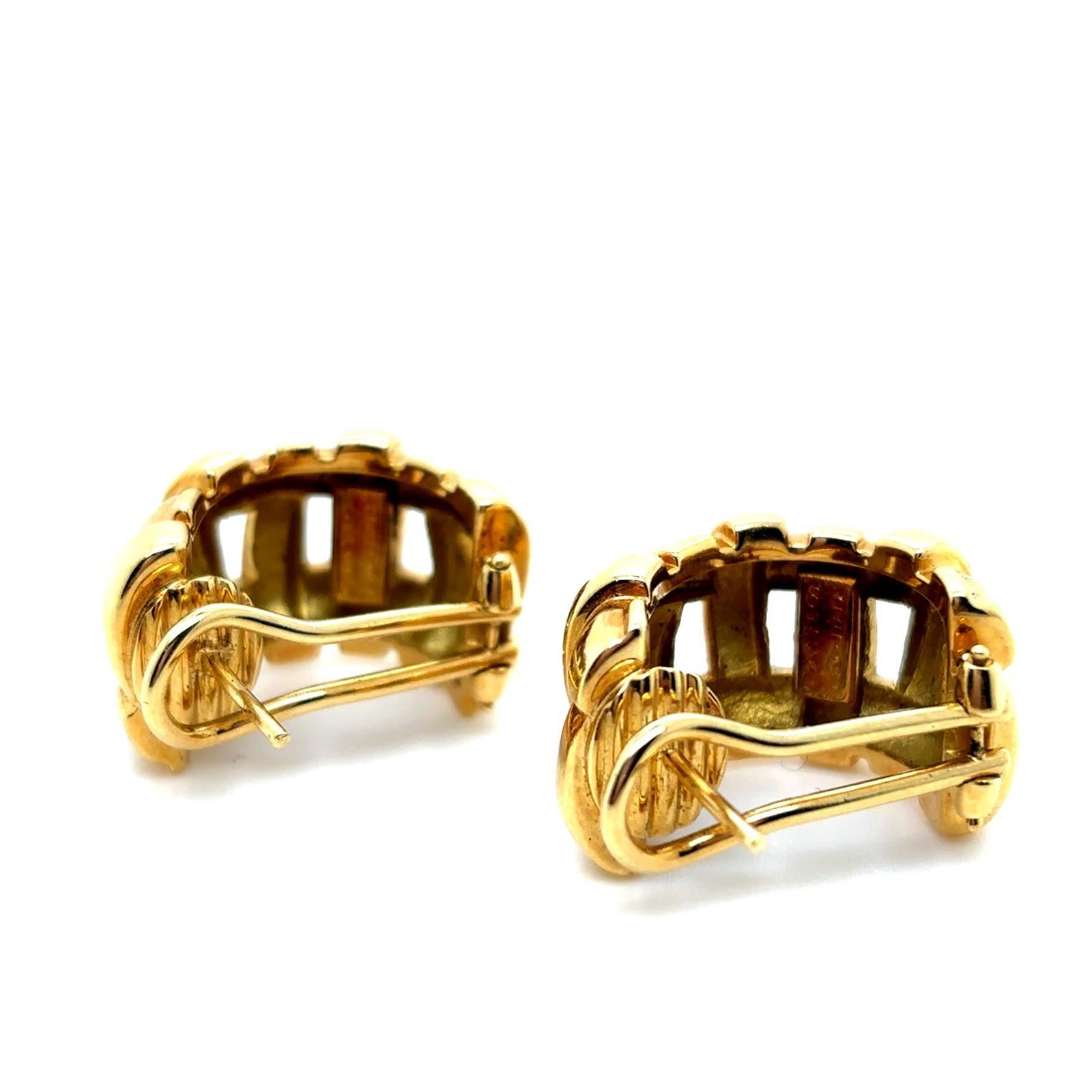 Tiffany & Co 18 Karat Yellow Gold Basket Weave Hoop Earrings circa 2002 For Sale 2