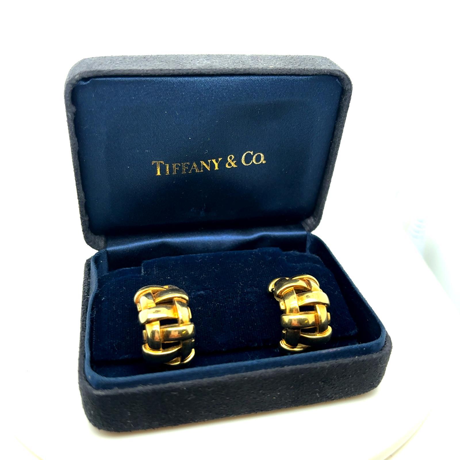 Tiffany & Co. Orecchini a cerchio in oro giallo 18 carati con trama a canestro, circa 2002 in vendita 4