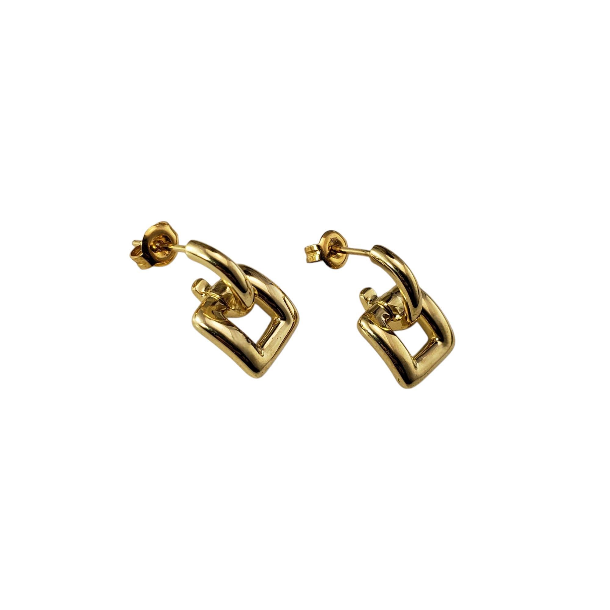 Tiffany & Co. - Pendants d'oreilles carrés en or jaune 18 carats Biscayne-

Élégantes et sophistiquées, ces boucles d'oreilles en or jaune 18 carats de Tiffany & Co. présentent un design audacieux en forme de goutte avec des lignes nettes et