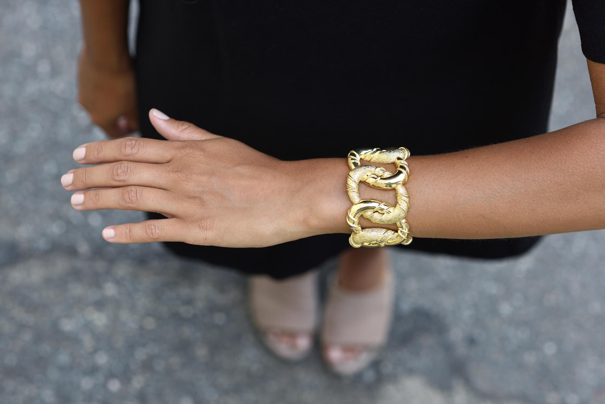 Tiffany & Co. 18 Karat Yellow Gold Bracelet, Italy For Sale 2