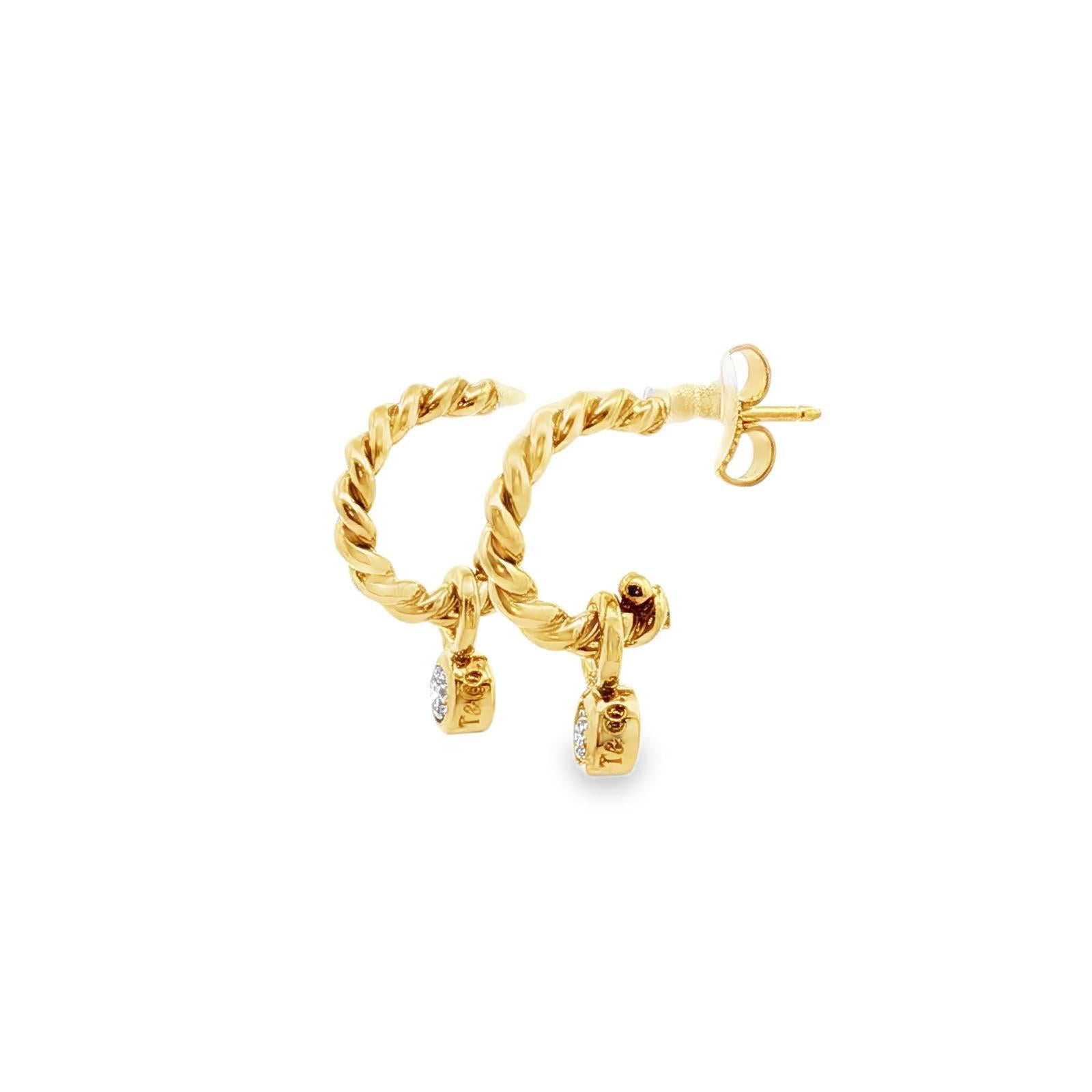 Tiffany & Co. Orecchini moderni a cerchio con diamante in oro giallo 18 carati In condizioni ottime in vendita a Boca Raton, FL