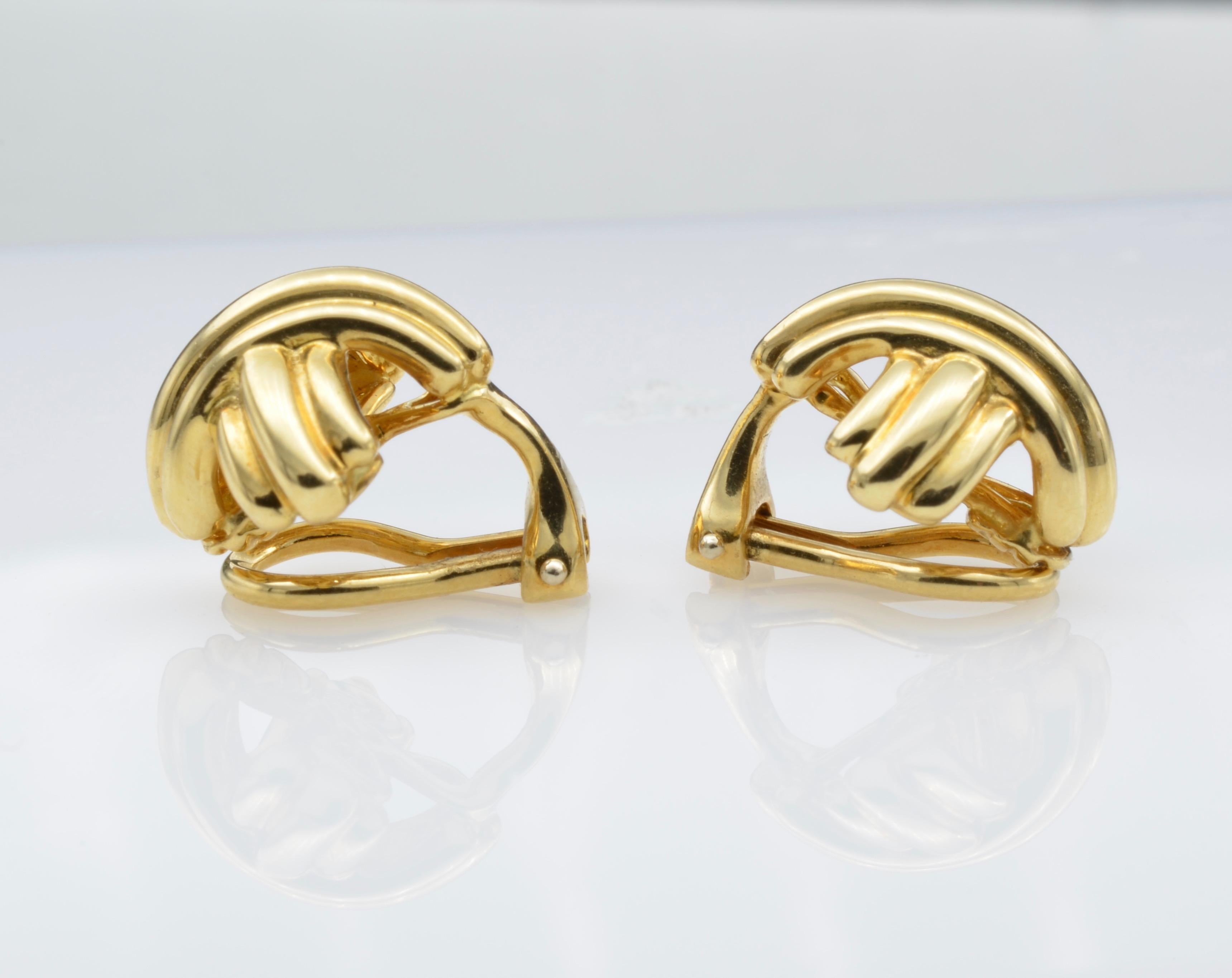 Modernist Tiffany & Co. 18 Karat Yellow Gold Clip Earring by Paloma Picasso For Sale