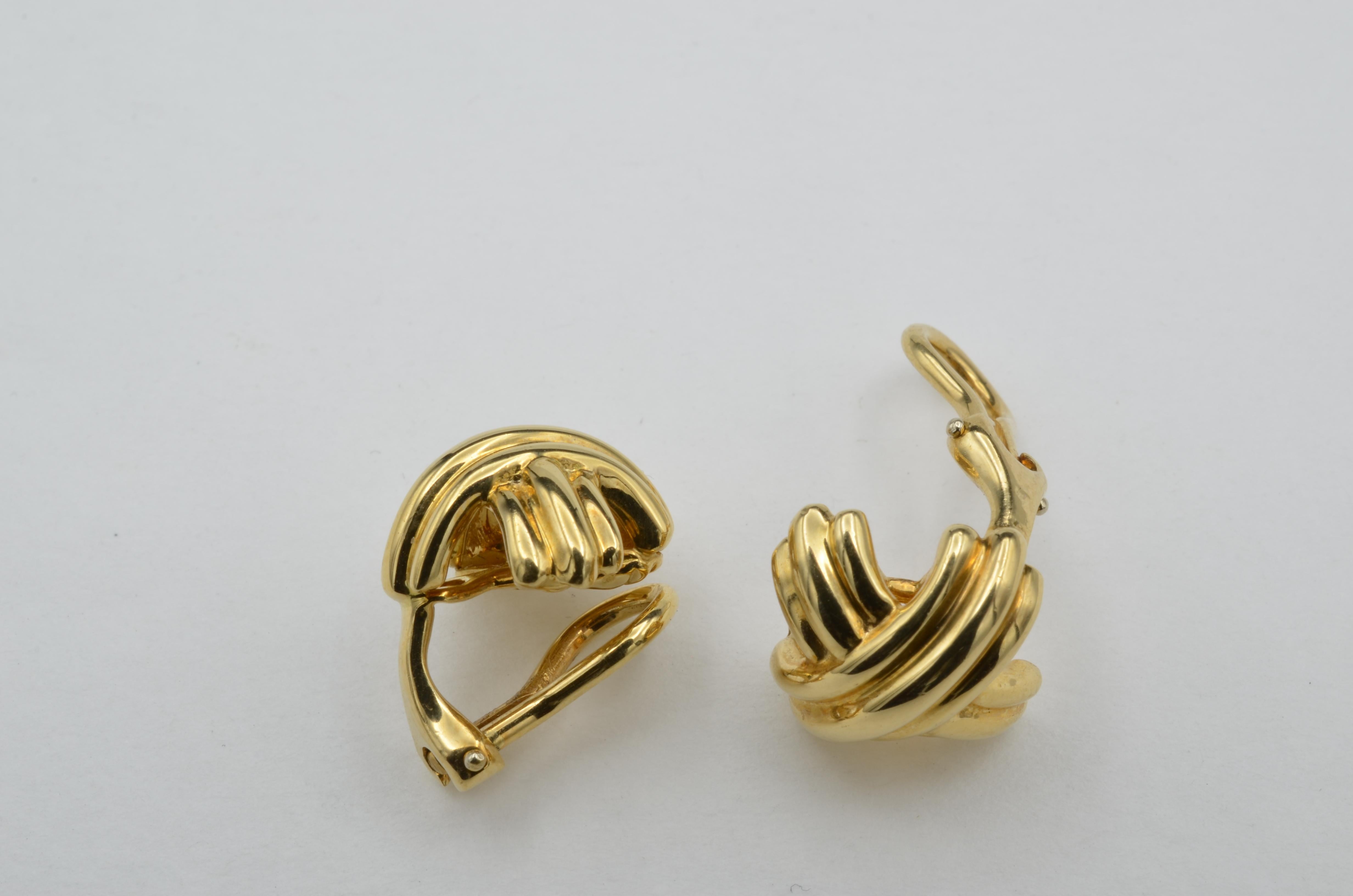 Tiffany & Co. 18 Karat Gelbgold Clip-Ohrring von Paloma Picasso im Angebot 3