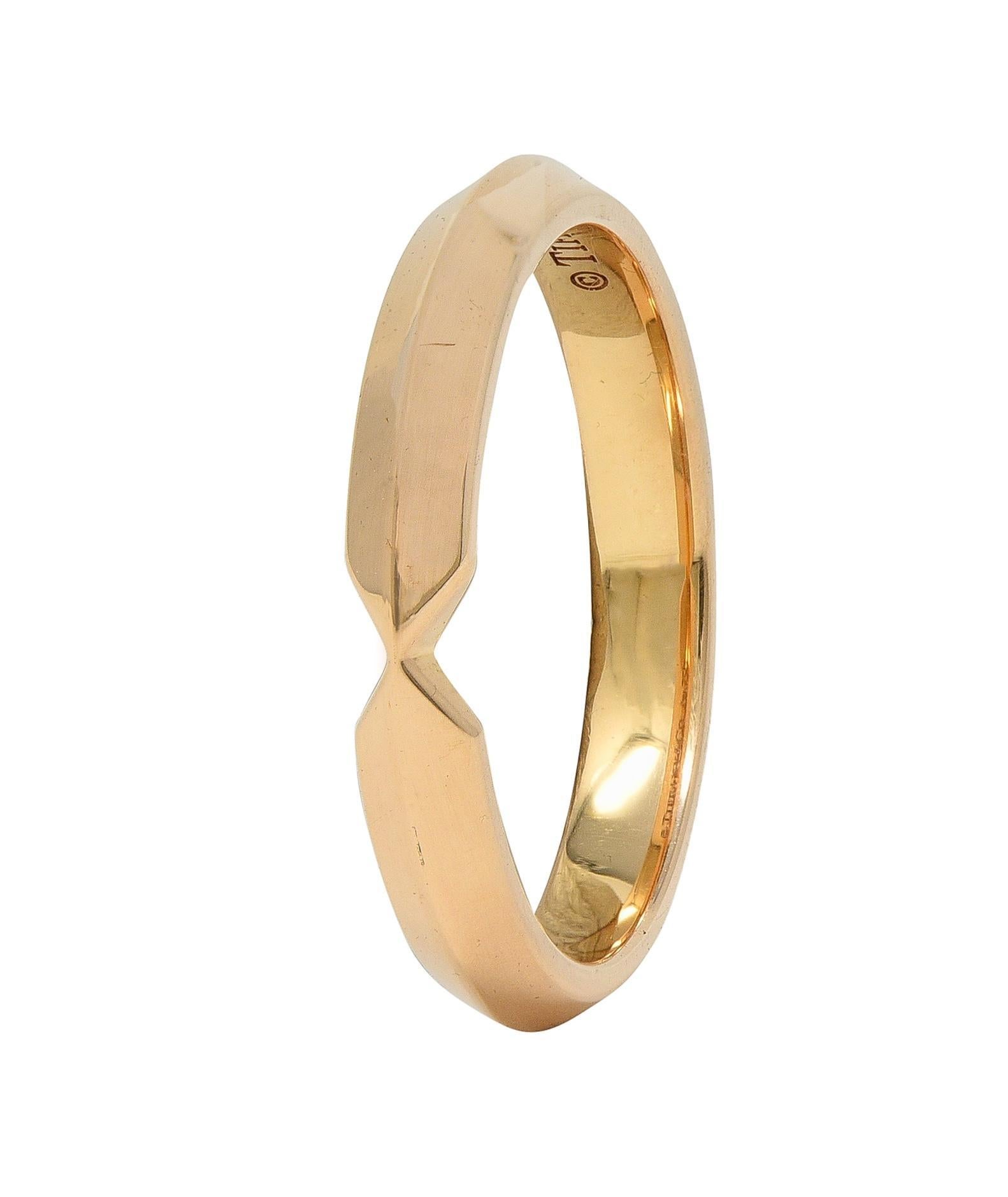 Tiffany & Co. Or jaune 18 carats anneau de mariage contemporain à emboîtement étroit Excellent état - En vente à Philadelphia, PA