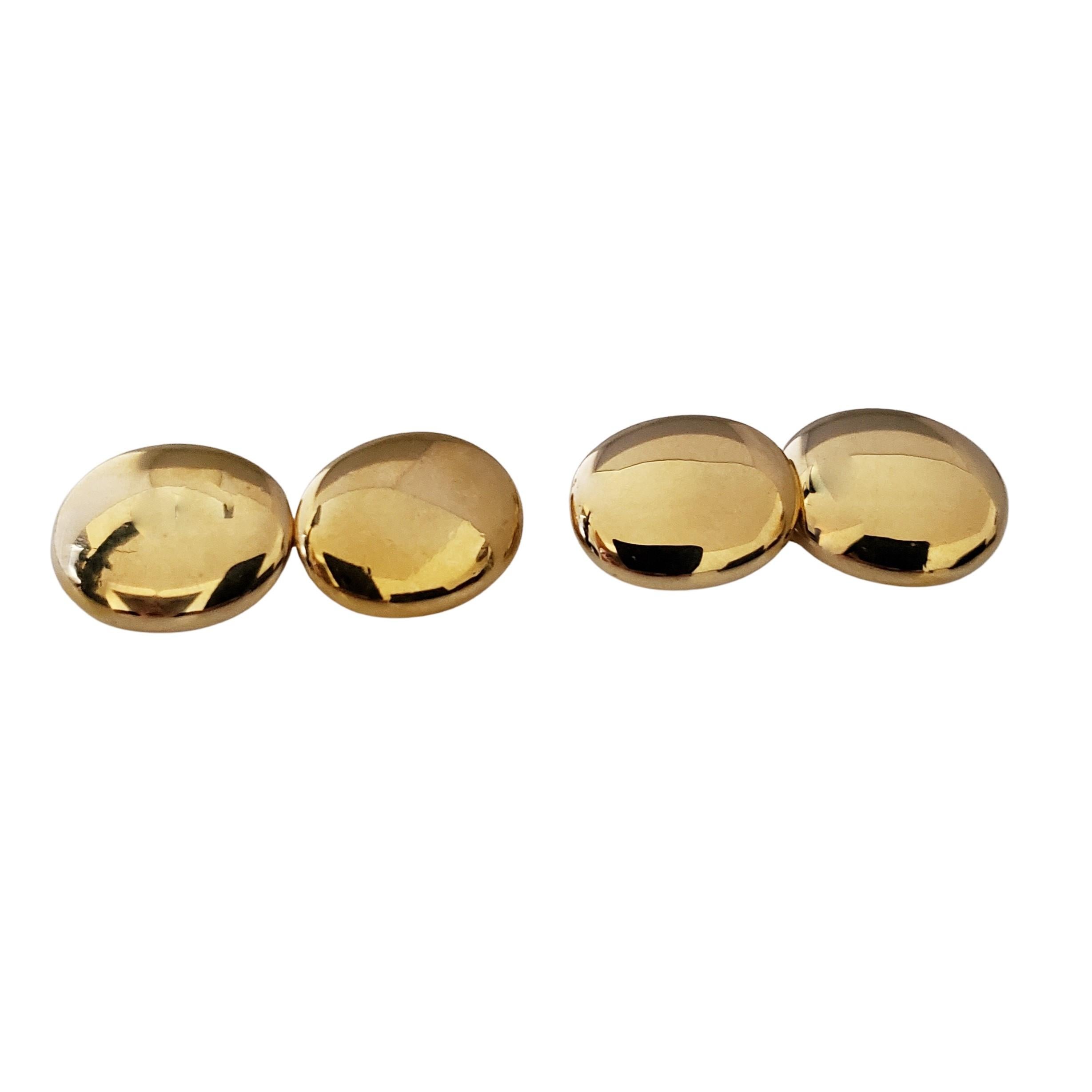 Vintage Tiffany & Co. 18 Karat Yellow Gold Cufflinks-

These elegant cufflinks by Tiffany & Co. are crafted in beautifully detailed 18K yellow gold.

Size: 16 mm x 13 mm

Weight: 11.1 dwt. / 17.4 gr.

Hallmark: Tiffany & Co.

Tested 18K gold.

Very