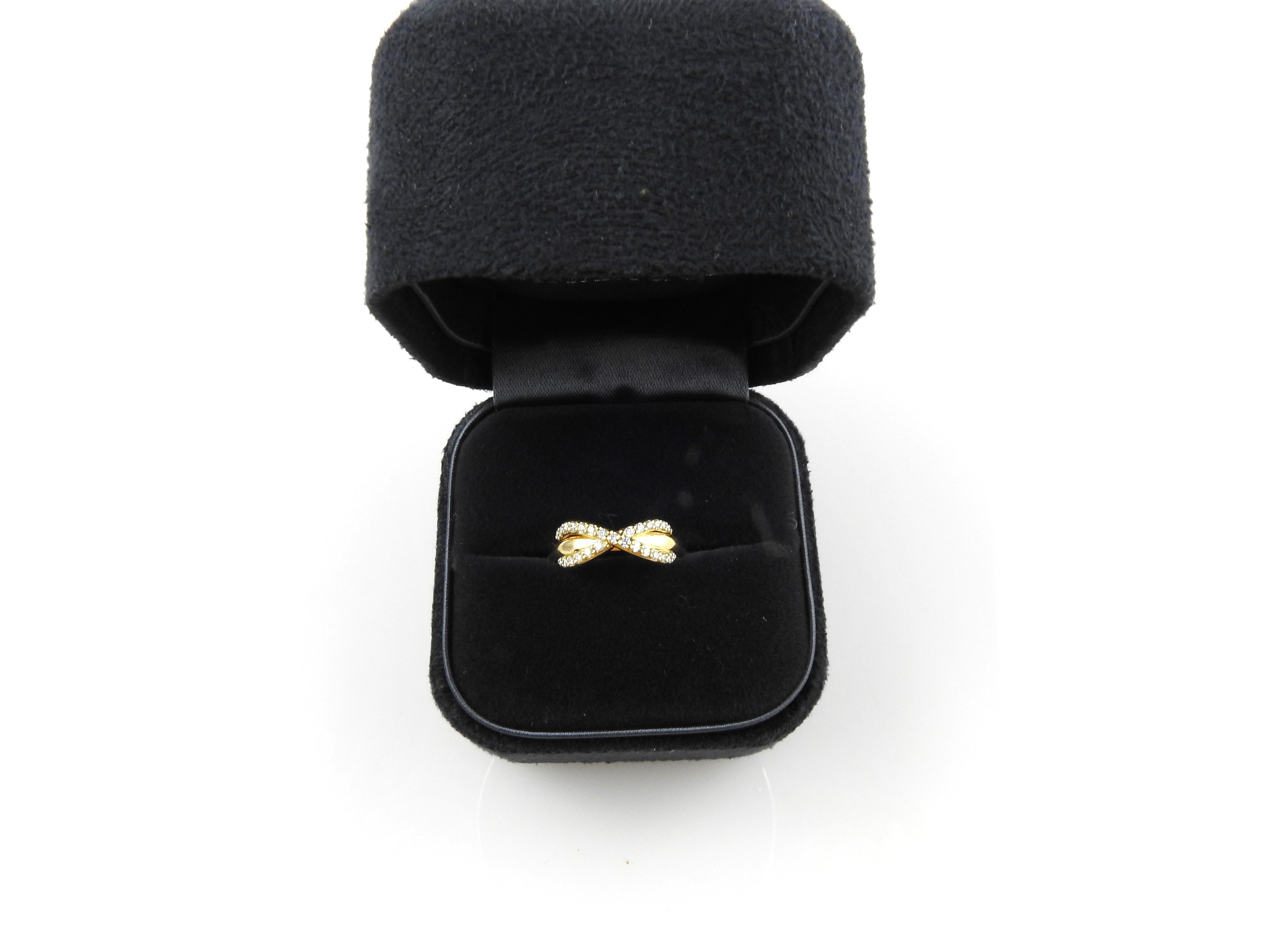 Tiffany & Co. Unendlichkeitsring aus 18 Karat Gelbgold mit Diamanten in Box/Tasche/Buchstütze 5