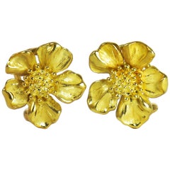 Vintage Tiffany & Co. 18 Karat Yellow Gold Dogwood Flower Earrings