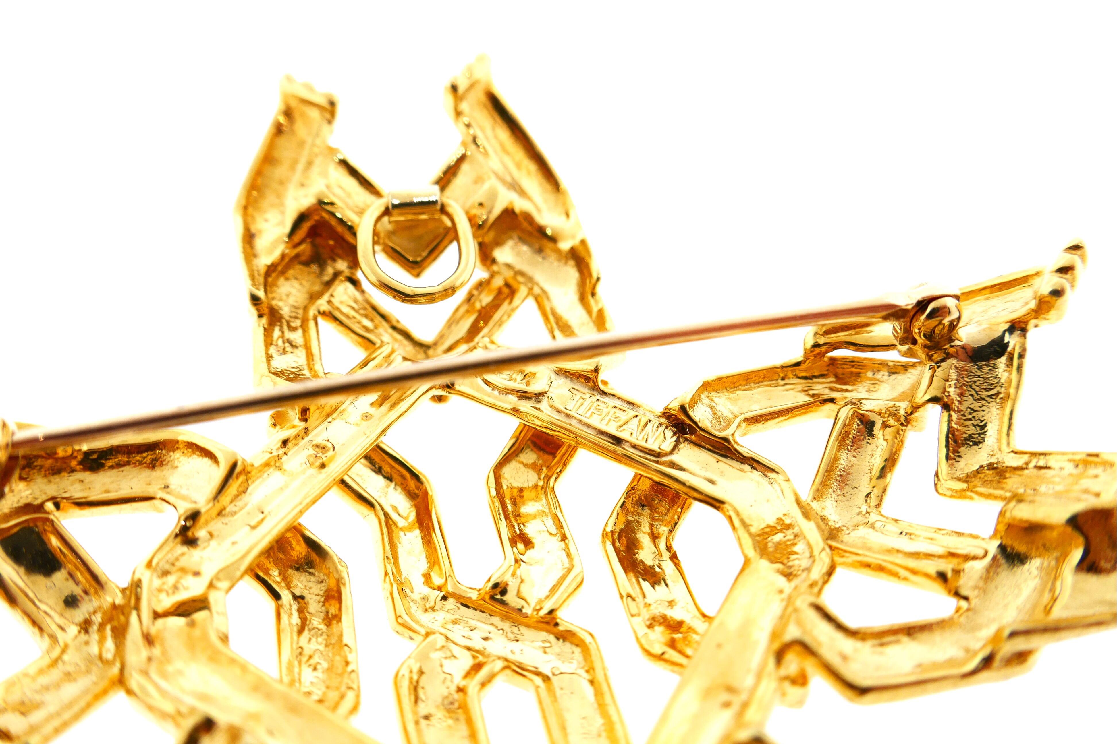 Geometrische Kreuzbrosche oder Anhänger von Tiffany & Co. aus 18 Karat Gelbgold 3