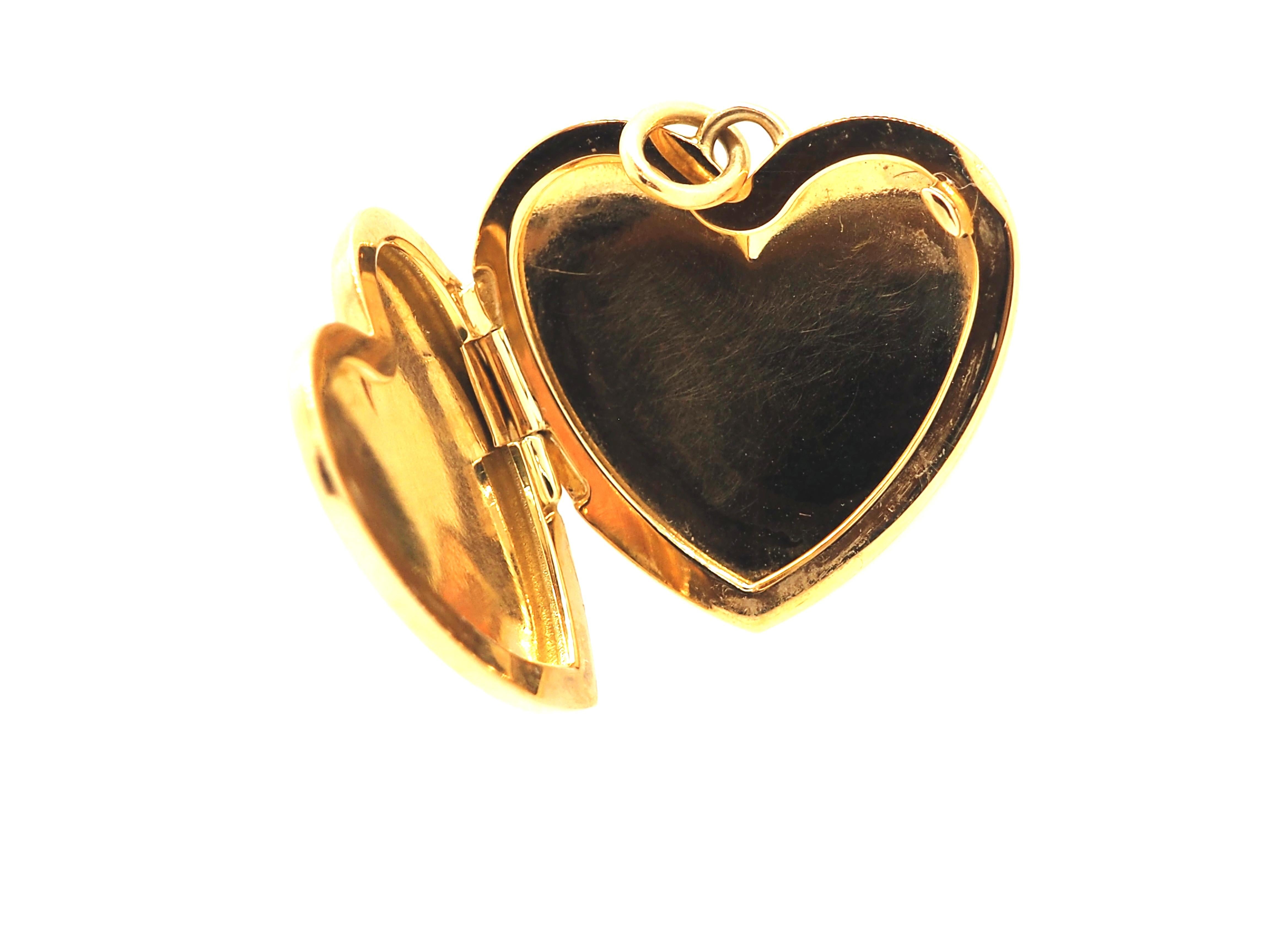 Vintage Tiffany & Co Gold Heart Locket Pendant Yellow Gold 18 Karat 1