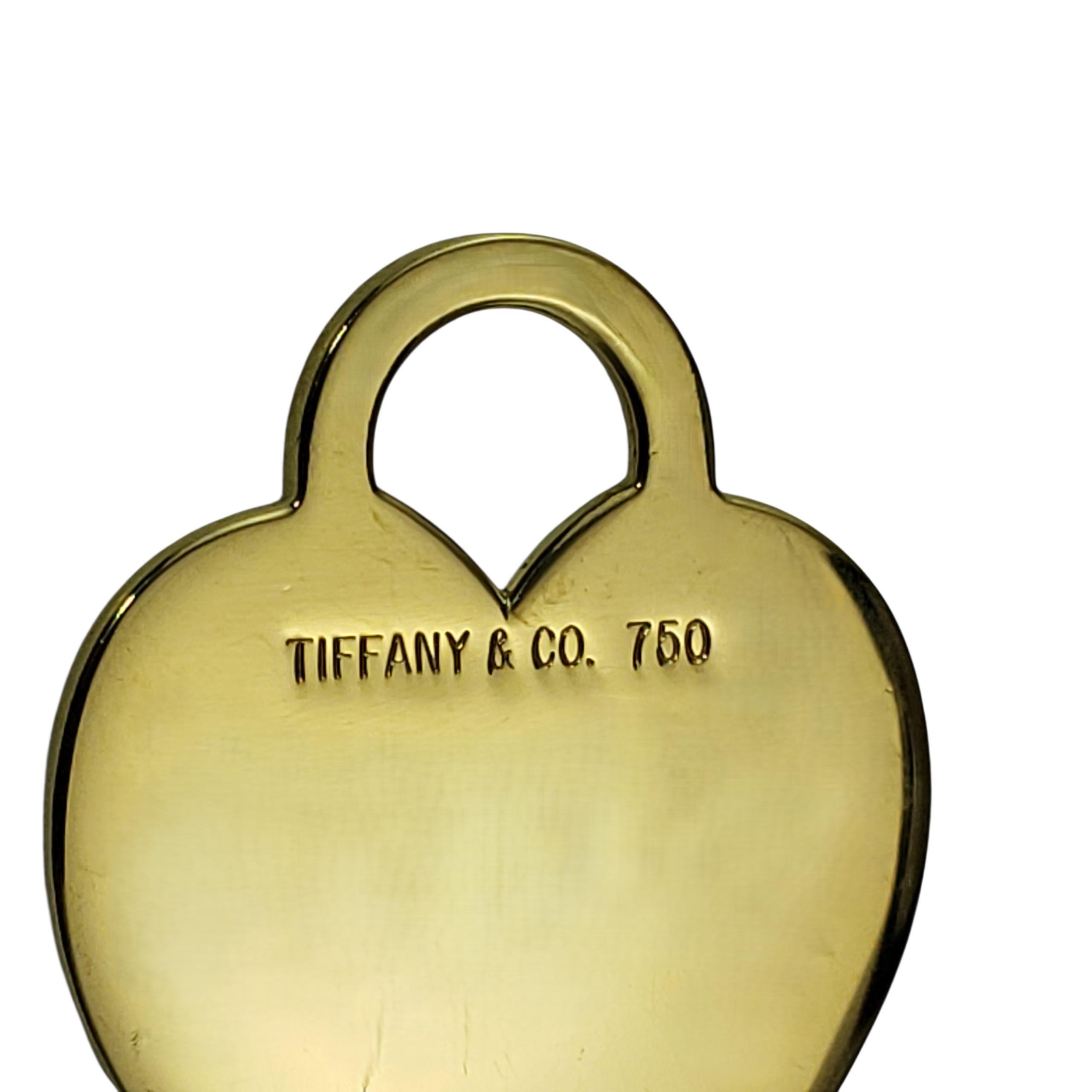 Pendentif coeur en or jaune 18K de Tiffany & Co.

Ce n'est pas n'importe quel cœur - c'est la vision de l'amour de Tiffany : audacieux, magnifique et conçu pour durer. Réalisé en or jaune 18 carats, ce pendentif est le parfait rappel quotidien de