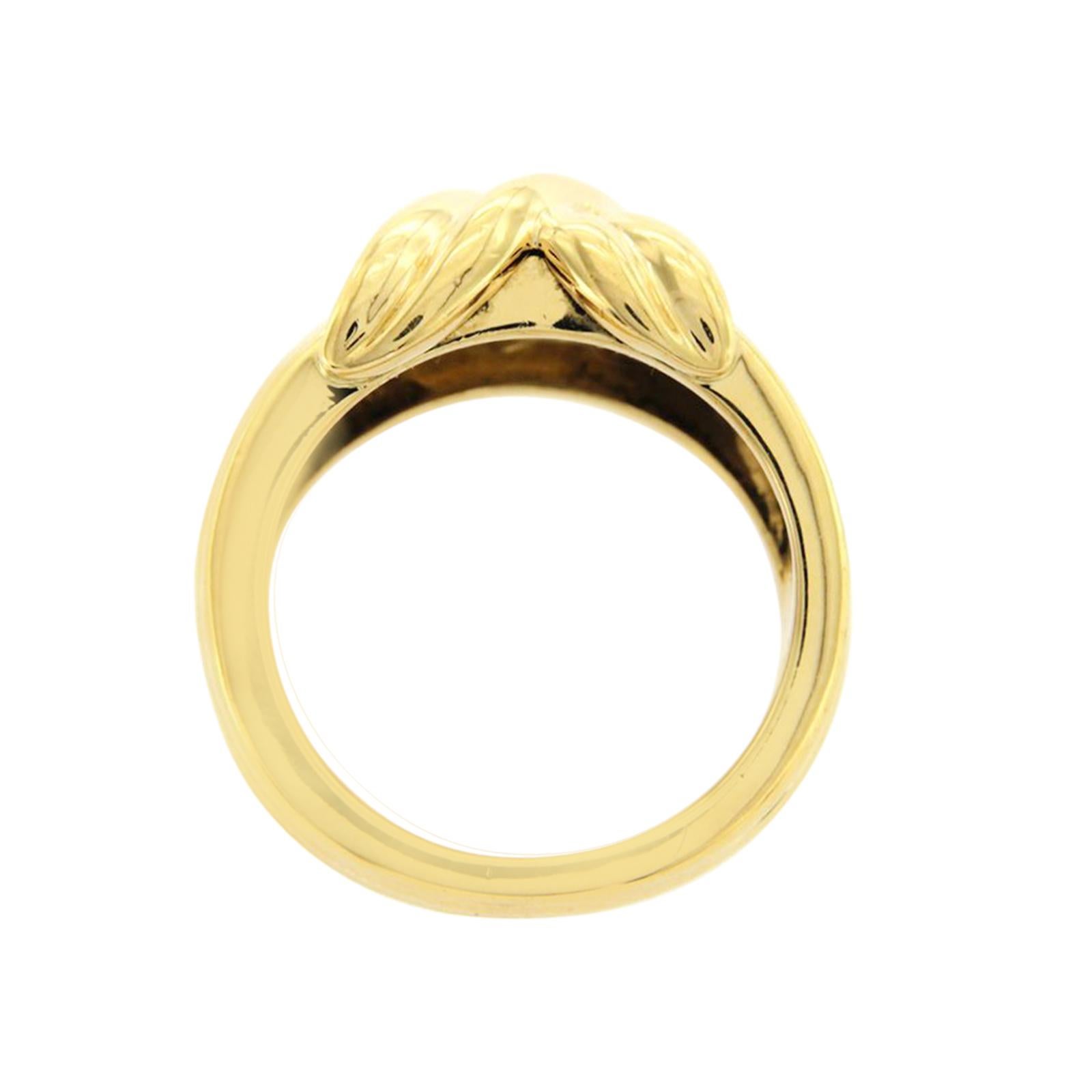 Type: Ring
Top: 12.6 mm
Band Width: 5 mm
Metal: Yellow Gold
Metal Purity: 750
Size:6.5
Hallmarks: Tiffany and Co 750
Total Weight: 12.4 Grams
Stone Type: None
Condition: Pre Owned
Stock Number: U114