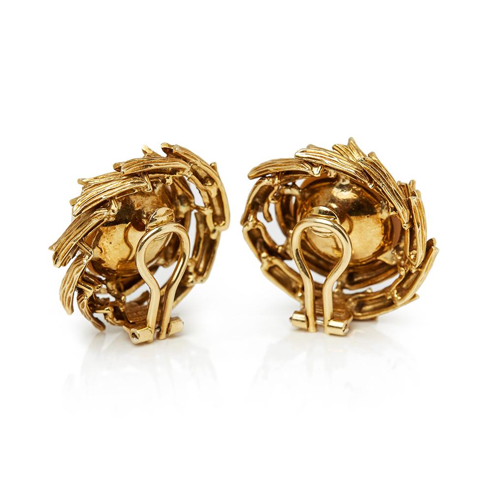 Tiffany & Co. 18 Karat Yellow Gold Mabe Pearl Clip-On Earrings In Excellent Condition In Bishop's Stortford, Hertfordshire