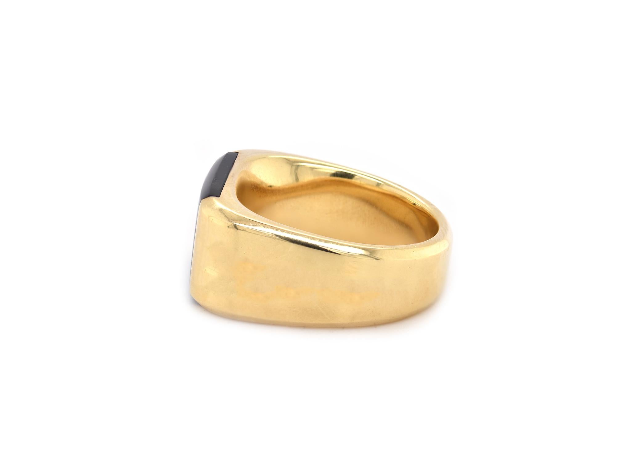 Siegelring aus 18 Karat Gelbgold von Tiffany & Co. mit schwarzem Onyx (Carréeschliff)