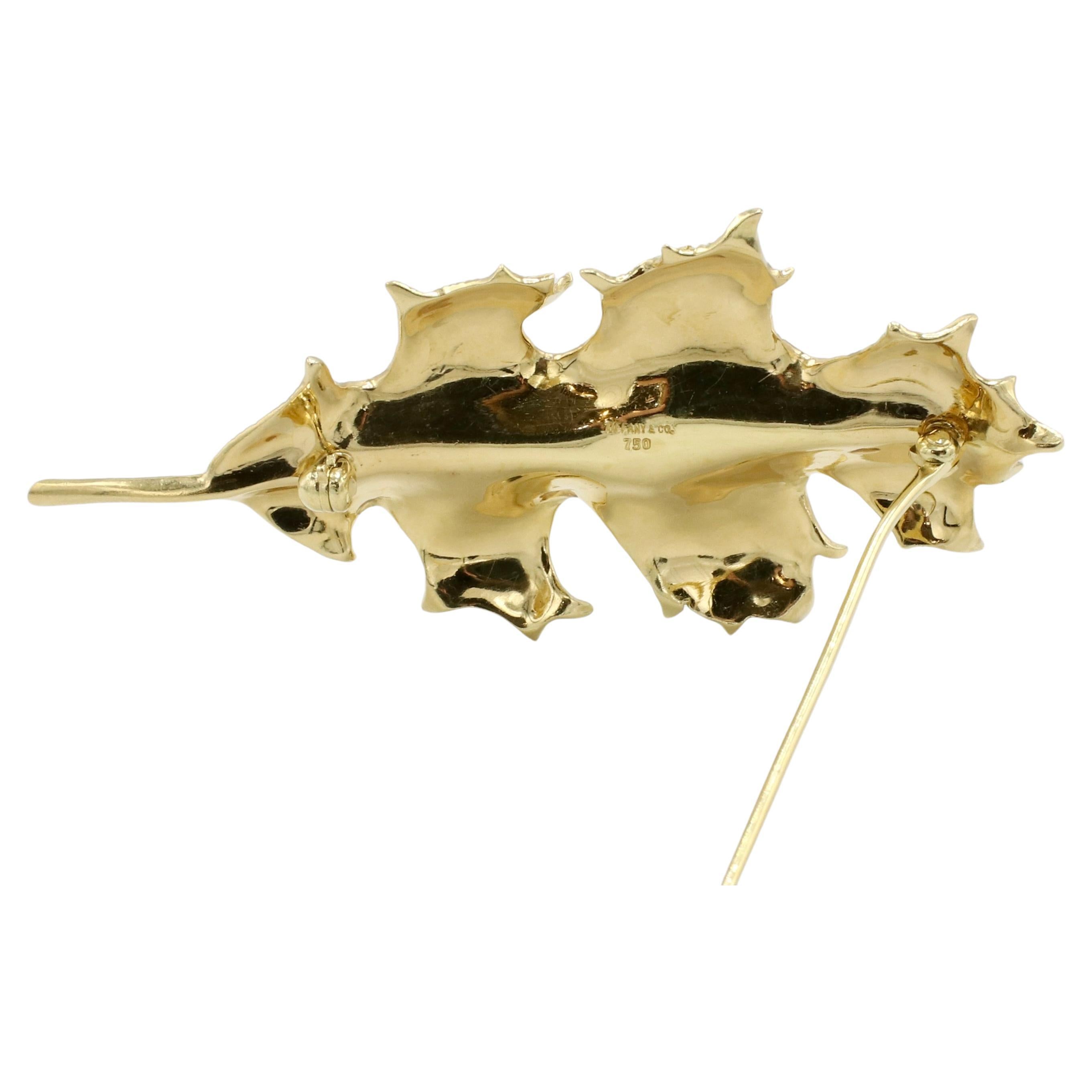 Contemporain Tiffany & Co. Broche feuille de chêne en or jaune 18 carats  en vente