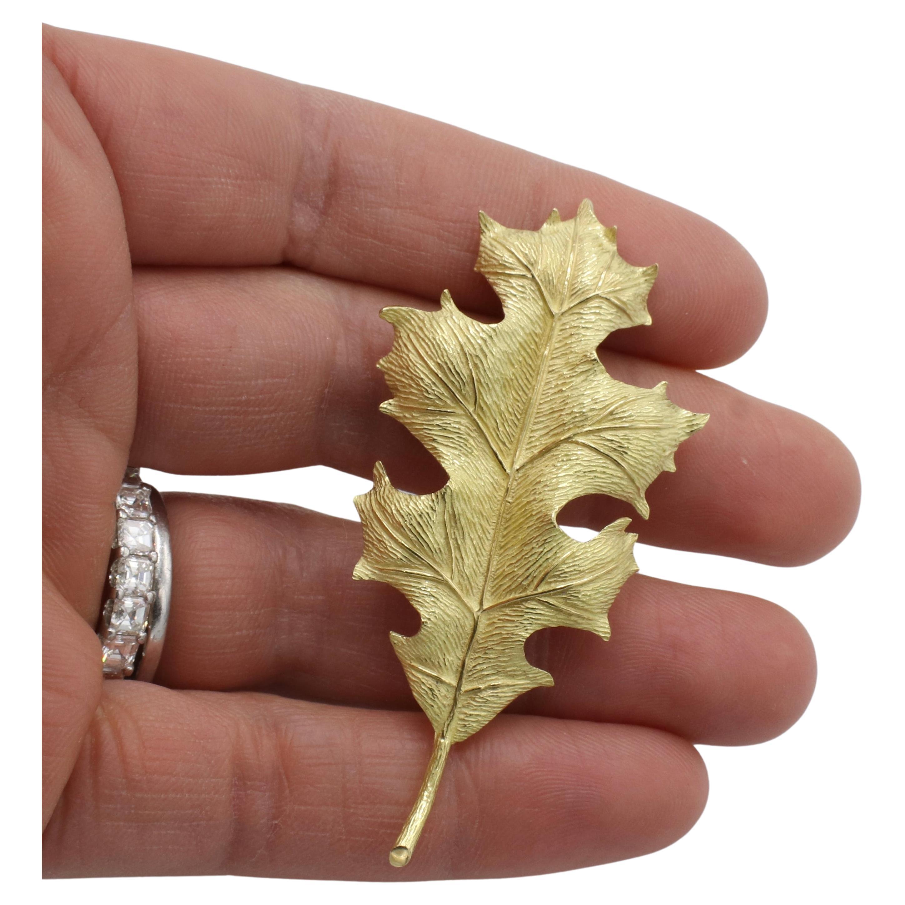Tiffany & Co. 18 Karat Yellow Gold Oak Leaf Pin Brooch  In Excellent Condition For Sale In  Baltimore, MD