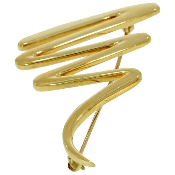 Tiffany and Co. 18 Karat Yellow Gold Paloma Picasso Brooch For Sale at ...