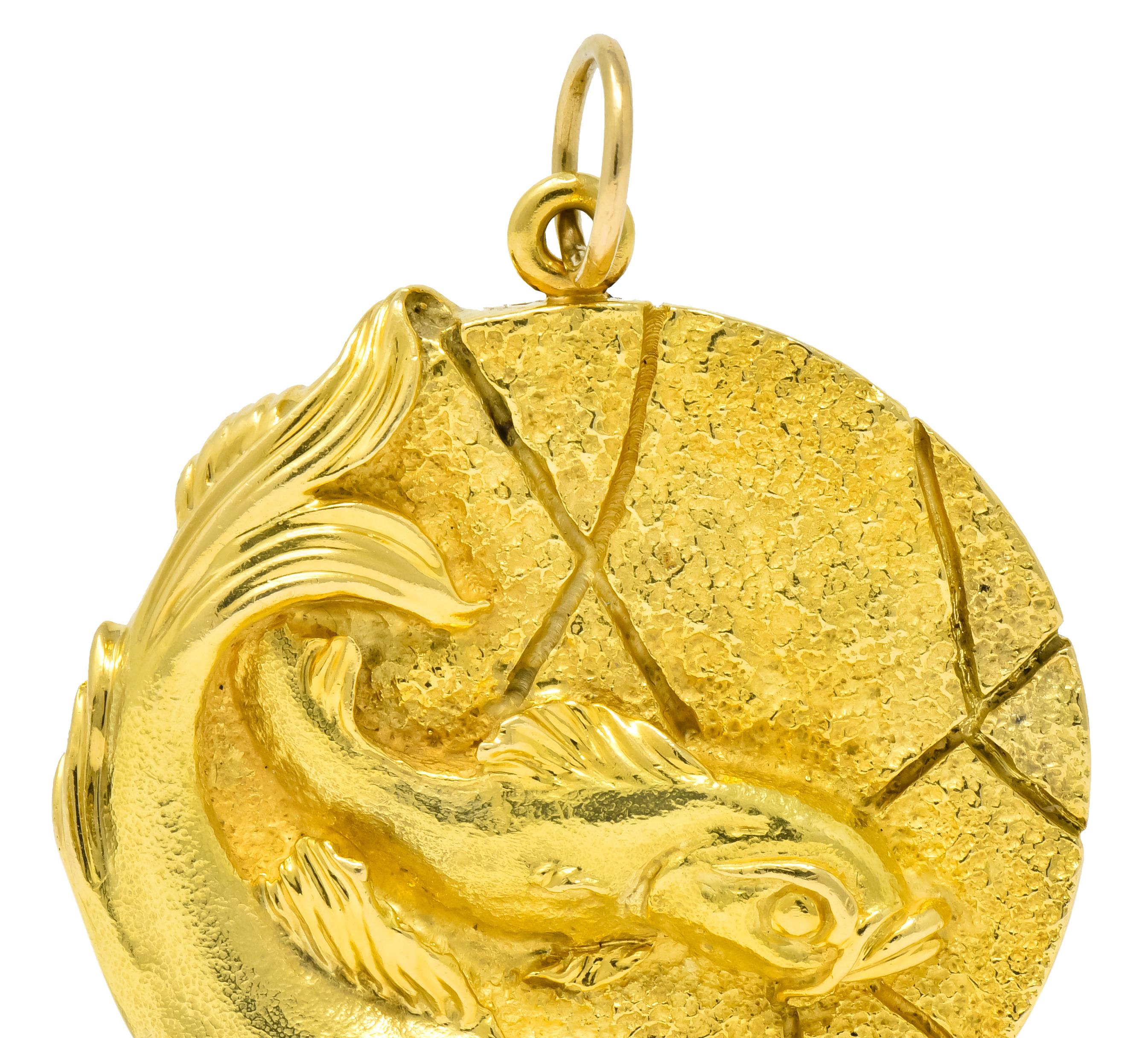Modernist Tiffany & Co. 18 Karat Yellow Gold Pisces Zodiac Large Medallion Pendant, 1970s