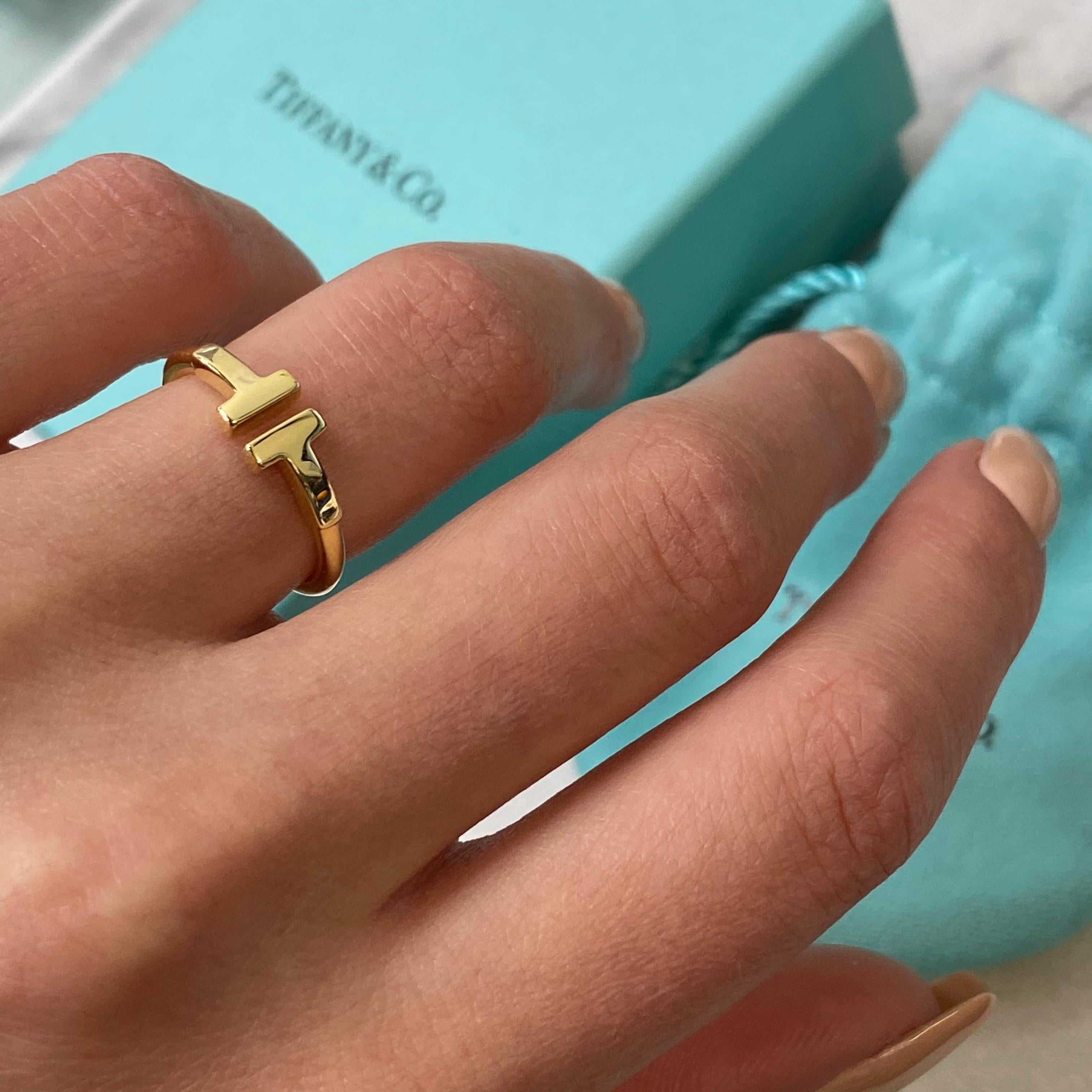 Tiffany & Co. 18 Karat Yellow Gold T Wire Ladies Ring In Excellent Condition In New York, NY