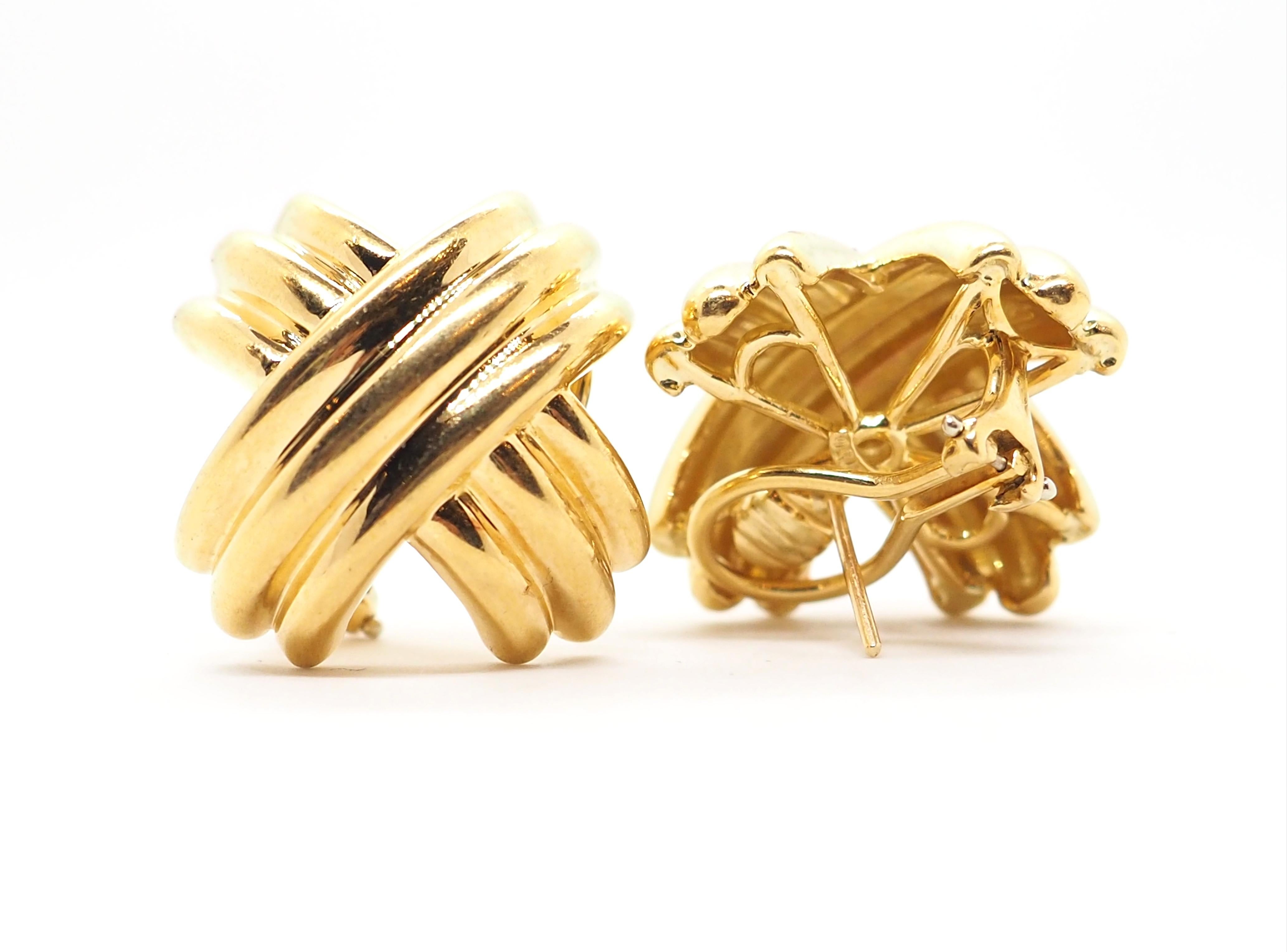 Tiffany & Co. Boucles d'oreilles à clips en or 18 carats Excellent état - En vente à Geneva, CH