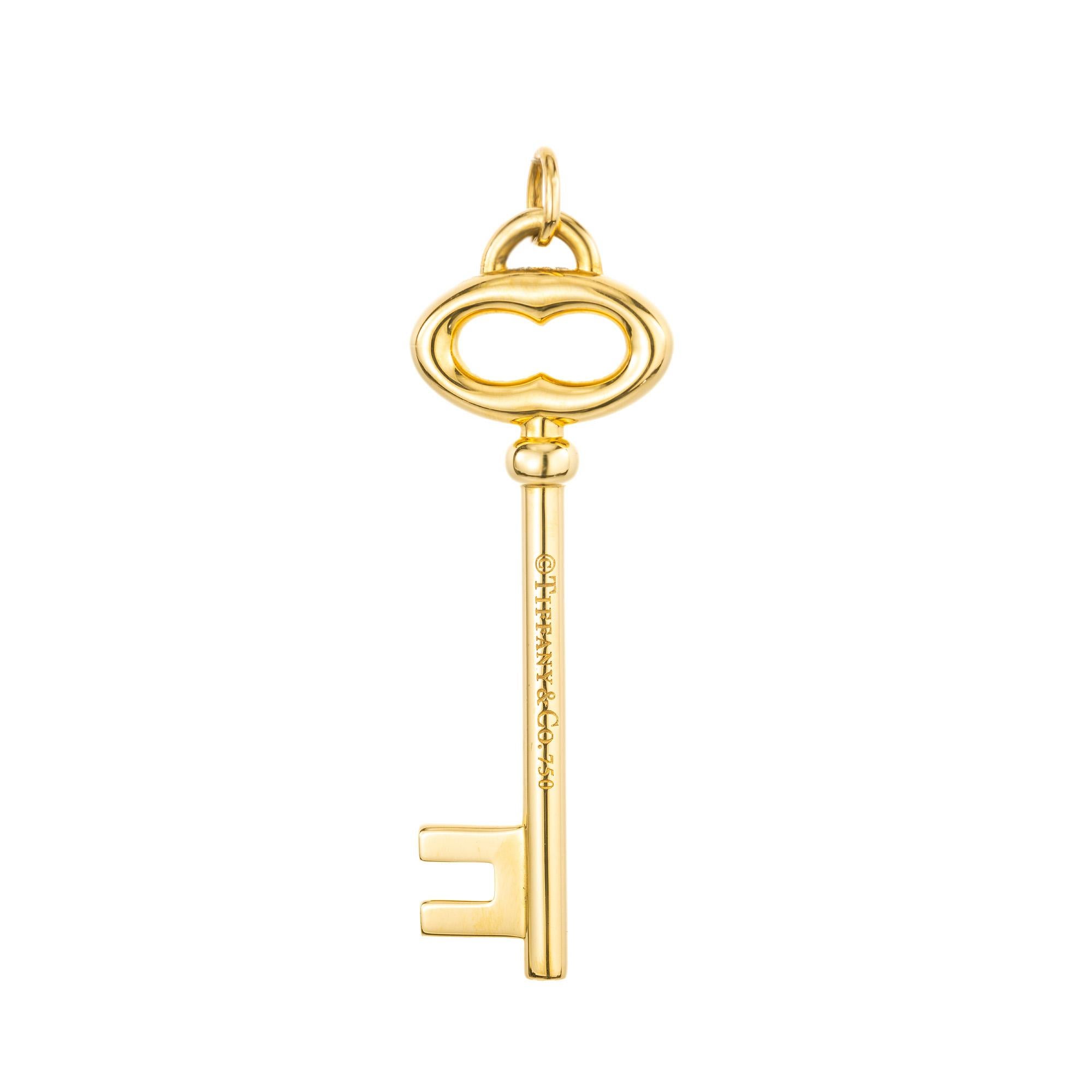 Ciondolo a forma di chiave in oro giallo 18 di Tiffany & Co. In condizioni ottime in vendita a Stamford, CT