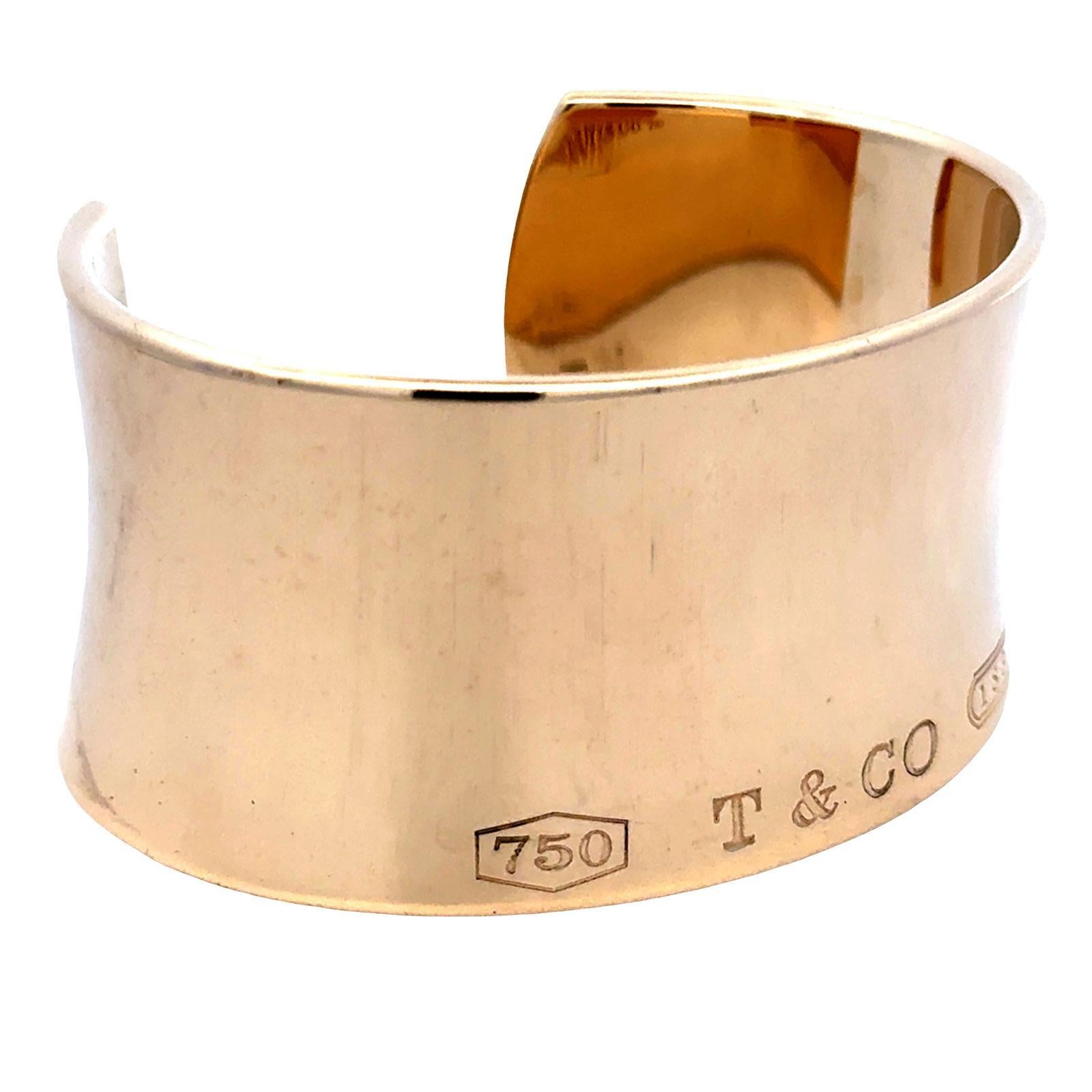 Tiffany & Co 1837 18 Karat Yellow Gold  Wide Cuff Bangle Bracelet Moderno en venta