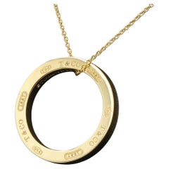 TIFFANY & Co. 1837 Collar con colgante circular de oro de 18 quilates GRANDE