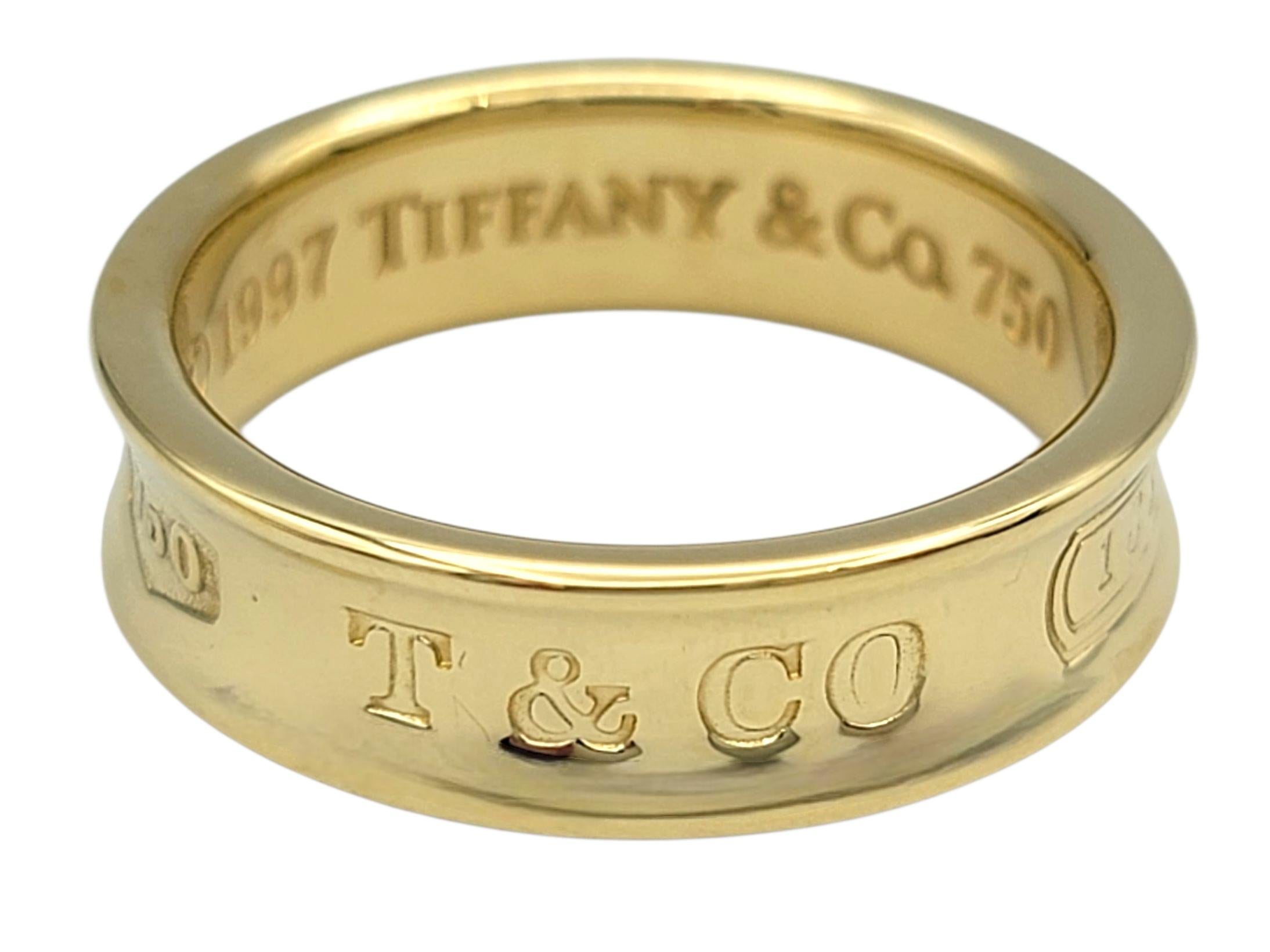 Anillo de banda Tiffany & Co. 1837 de 6 mm en oro amarillo pulido de 18 quilates Contemporáneo en venta