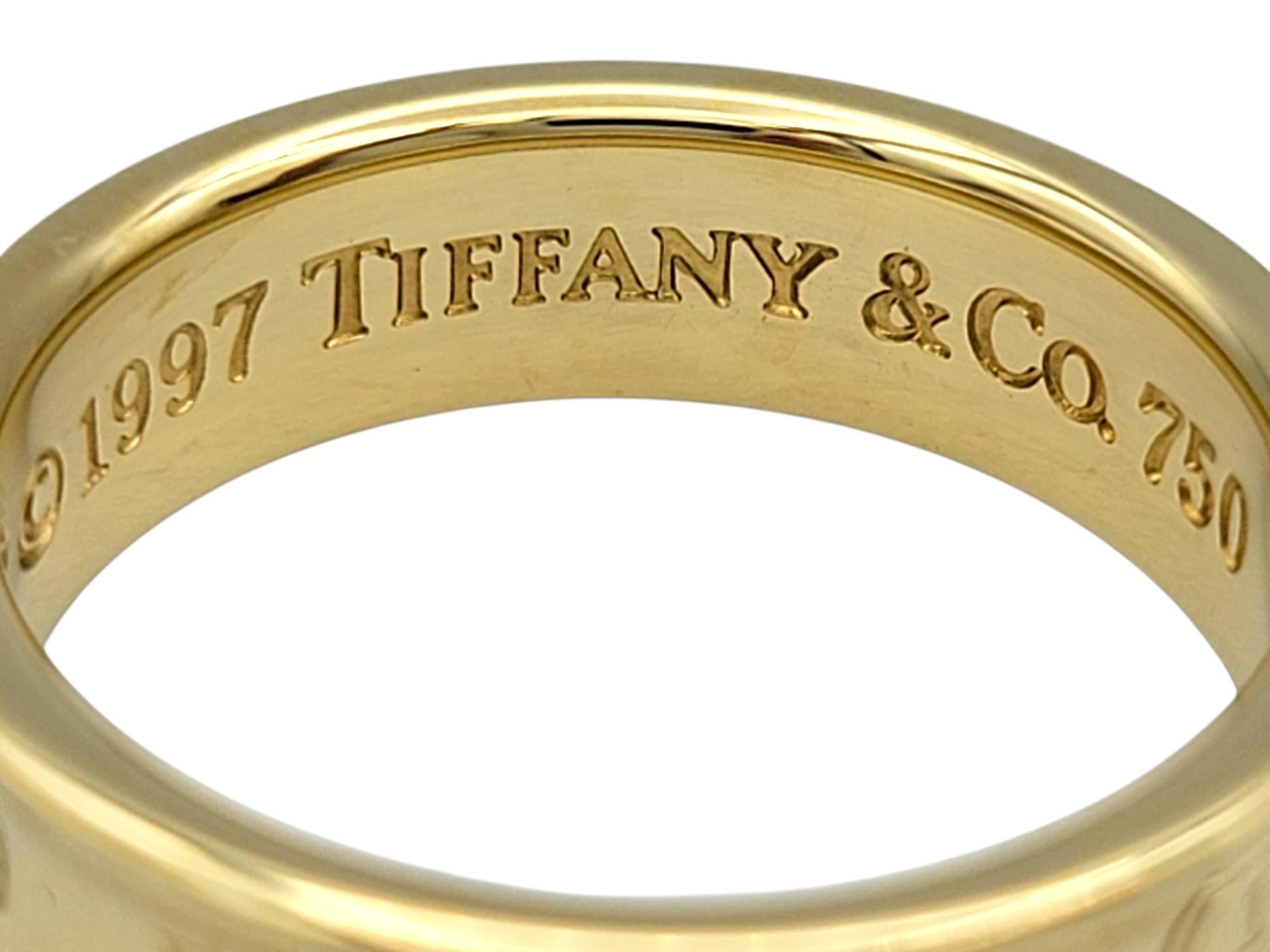 Anillo de banda Tiffany & Co. 1837 de 6 mm en oro amarillo pulido de 18 quilates en venta 2