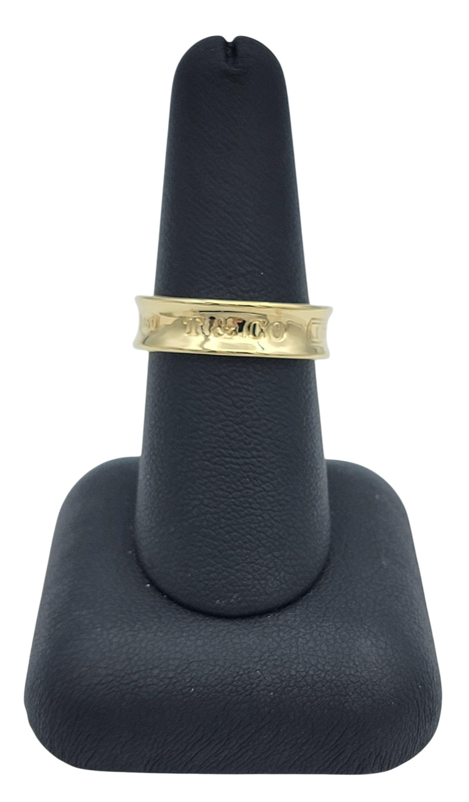 Anillo de banda Tiffany & Co. 1837 de 6 mm en oro amarillo pulido de 18 quilates en venta 4