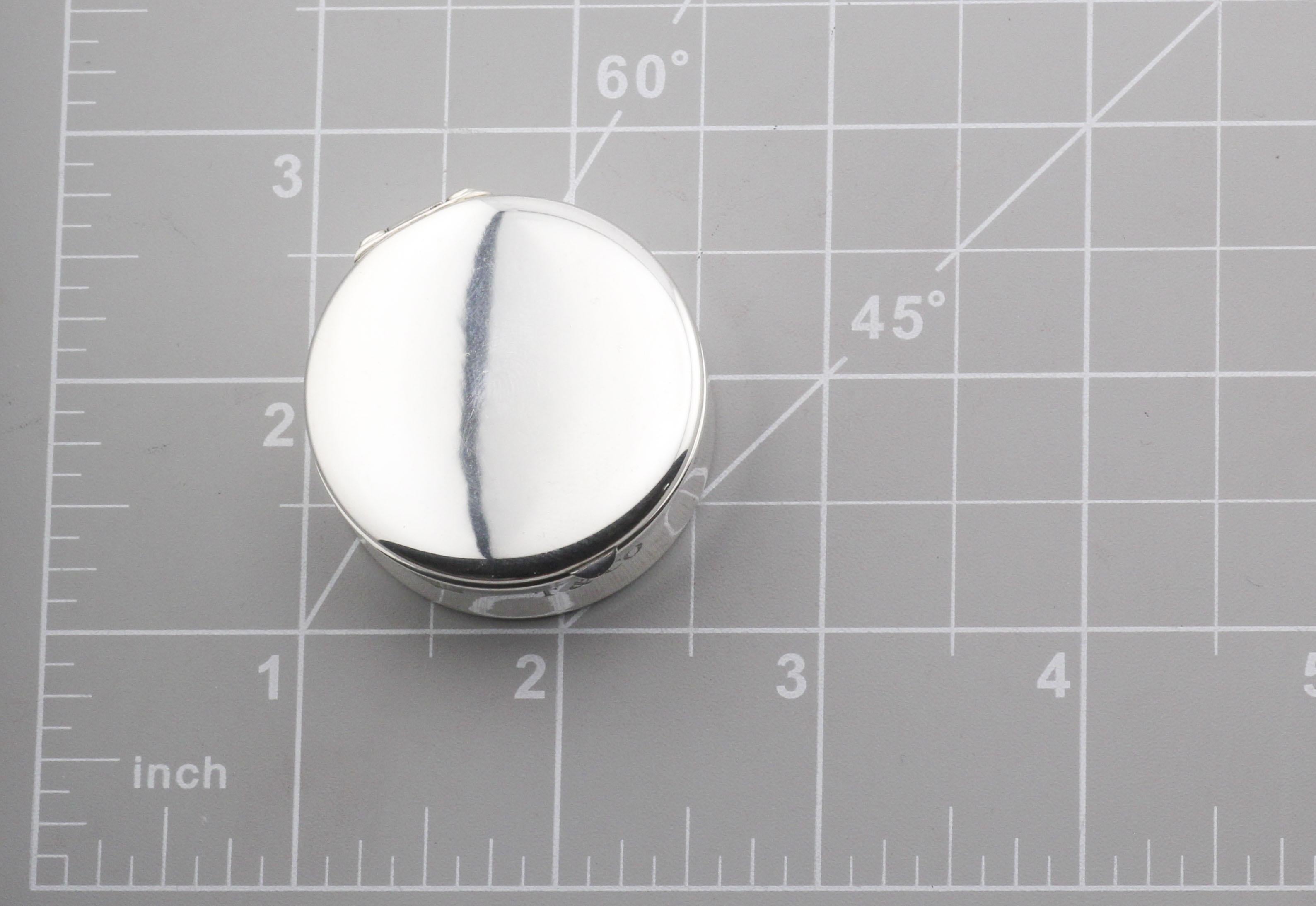 Tiffany & Co. 1837 Boîte à pilules ronde en argent 925 en vente 6