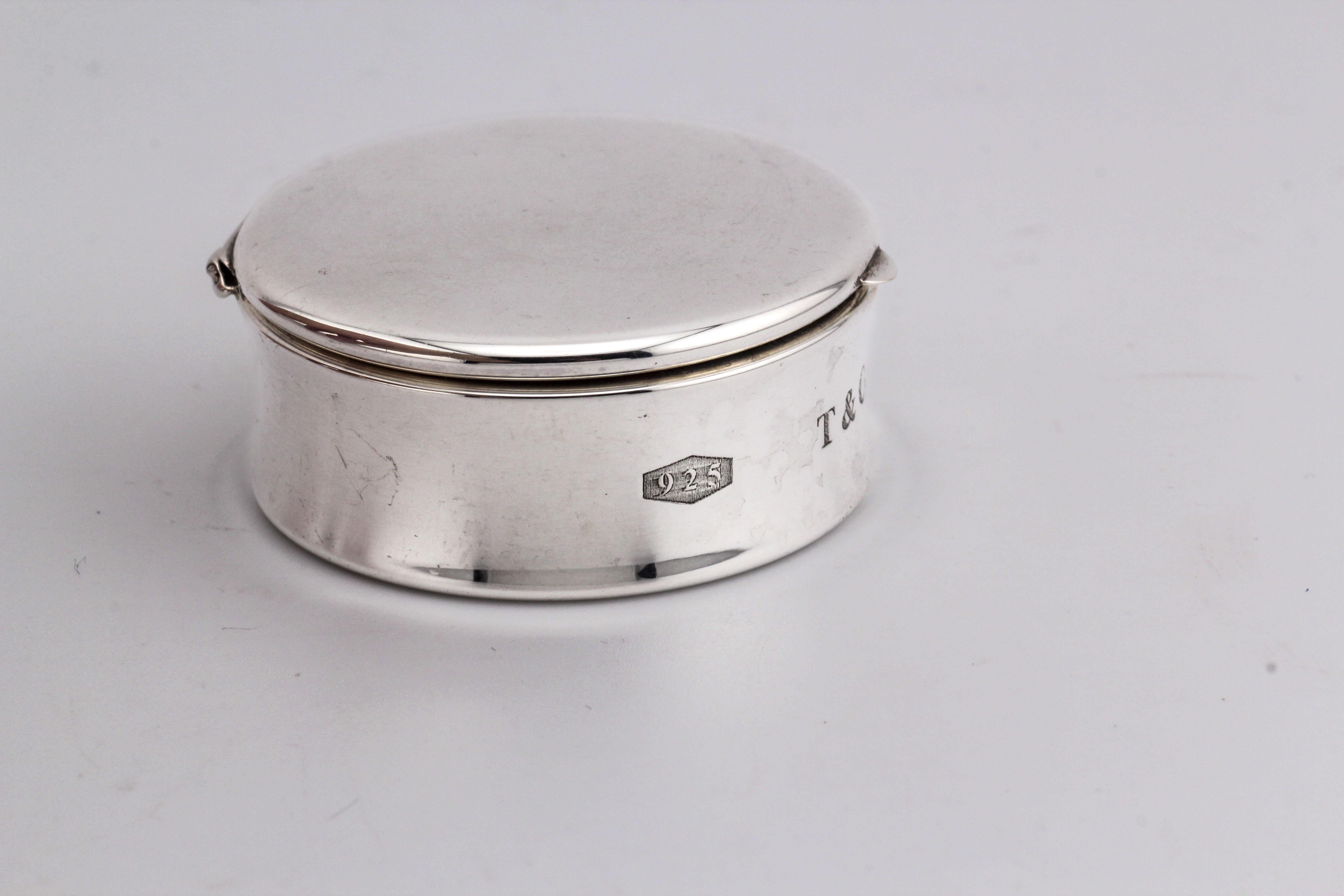 Tiffany & Co. 1837 Boîte à pilules ronde en argent 925 en vente 1