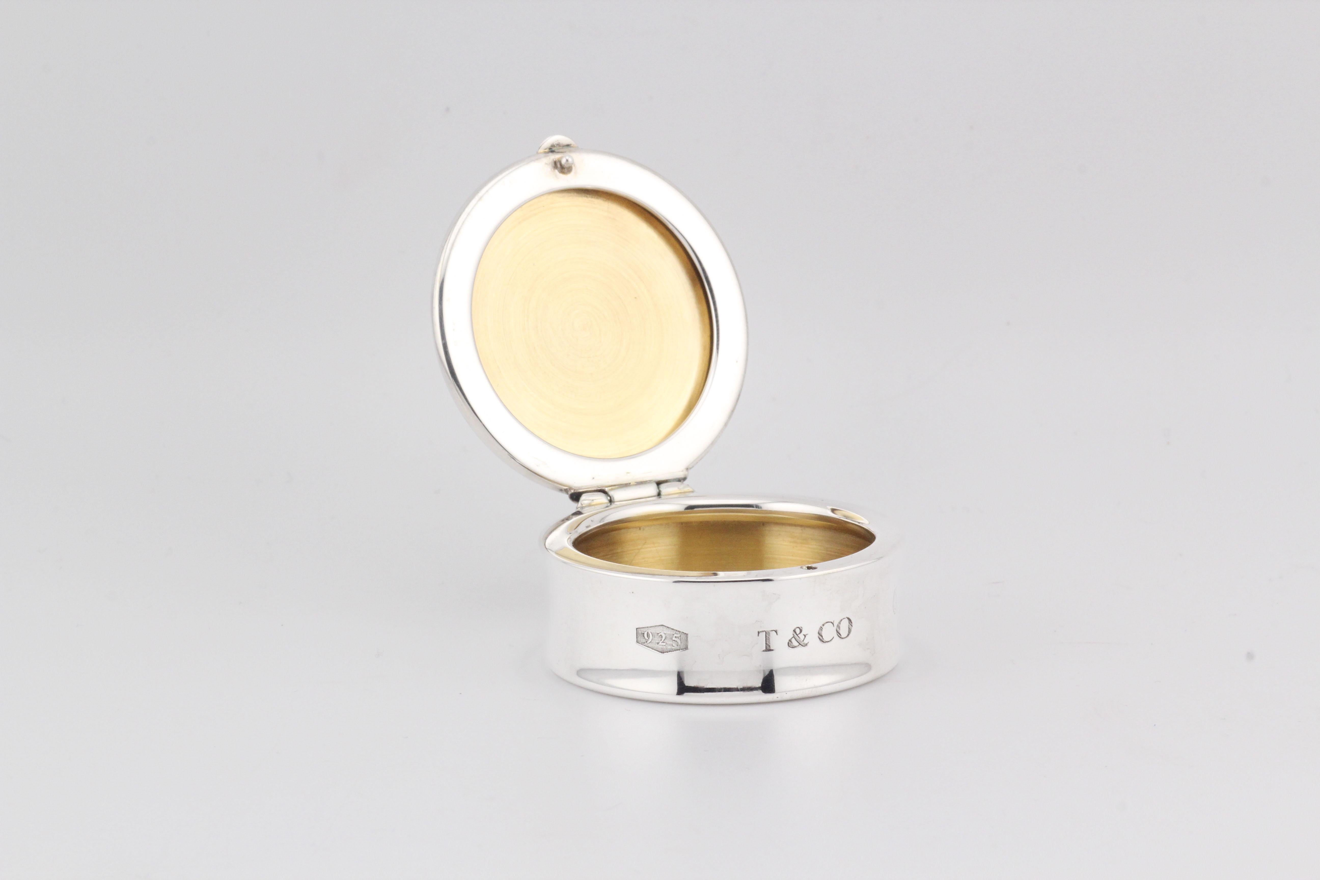 Tiffany & Co. 1837 Boîte à pilules ronde en argent 925 en vente 4