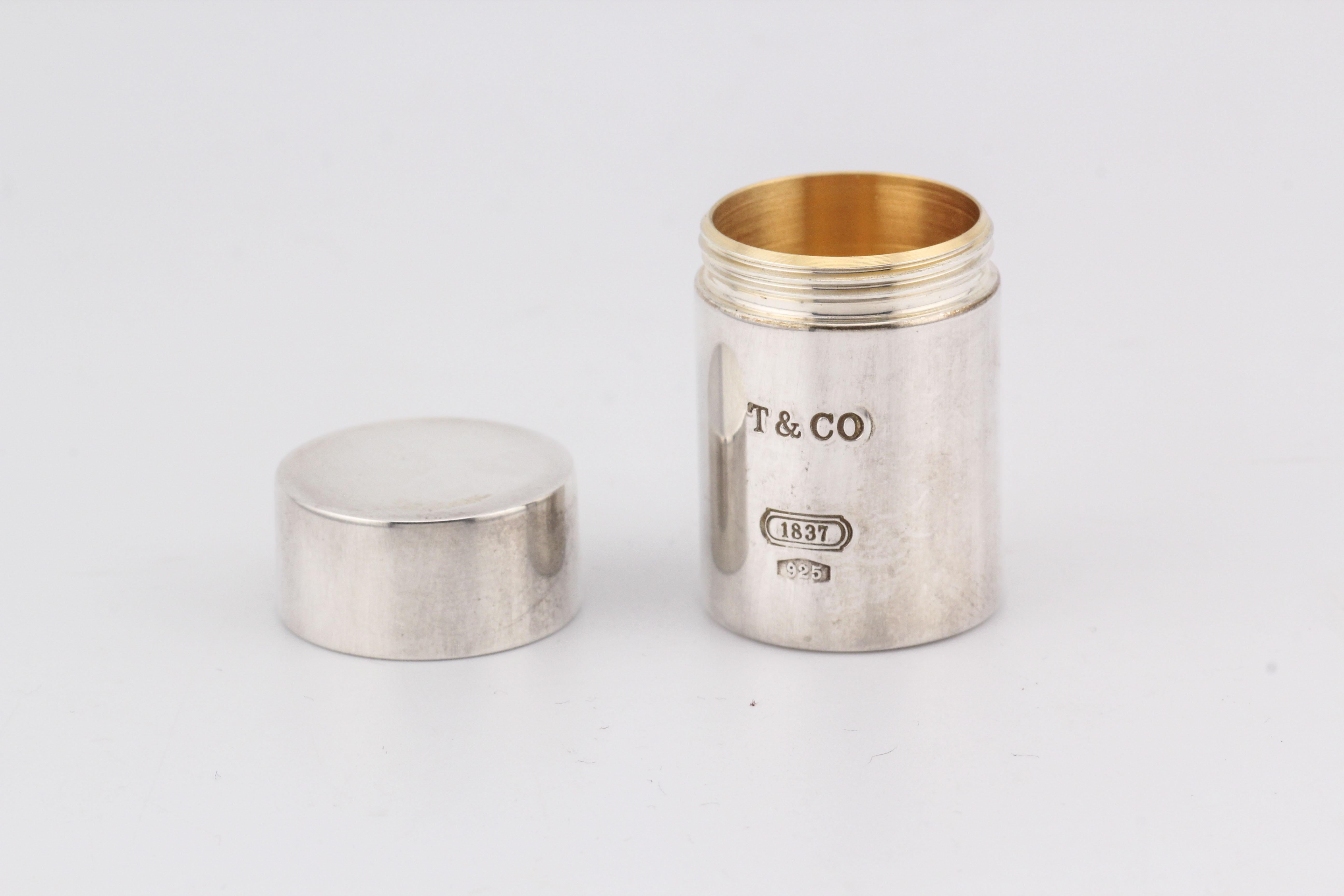 Boîte à pilules Tiffany & Co. 1837 925 argent sterling à vis sur le dessus 4