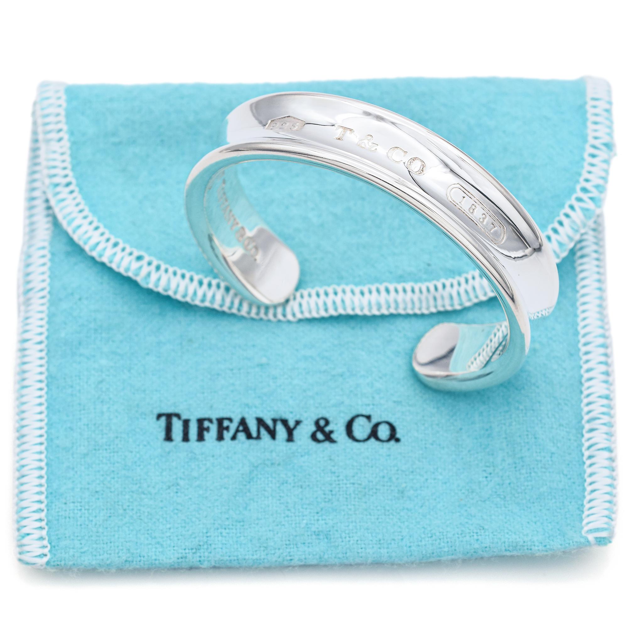 Weight: 42.2 Grams 
Width: 12 mm
Bracelet Size: 5.75 Inches
Hallmark:  T&CO 925 Tiffany & Co. 1837

ITEM #: BR-1062-092823-05