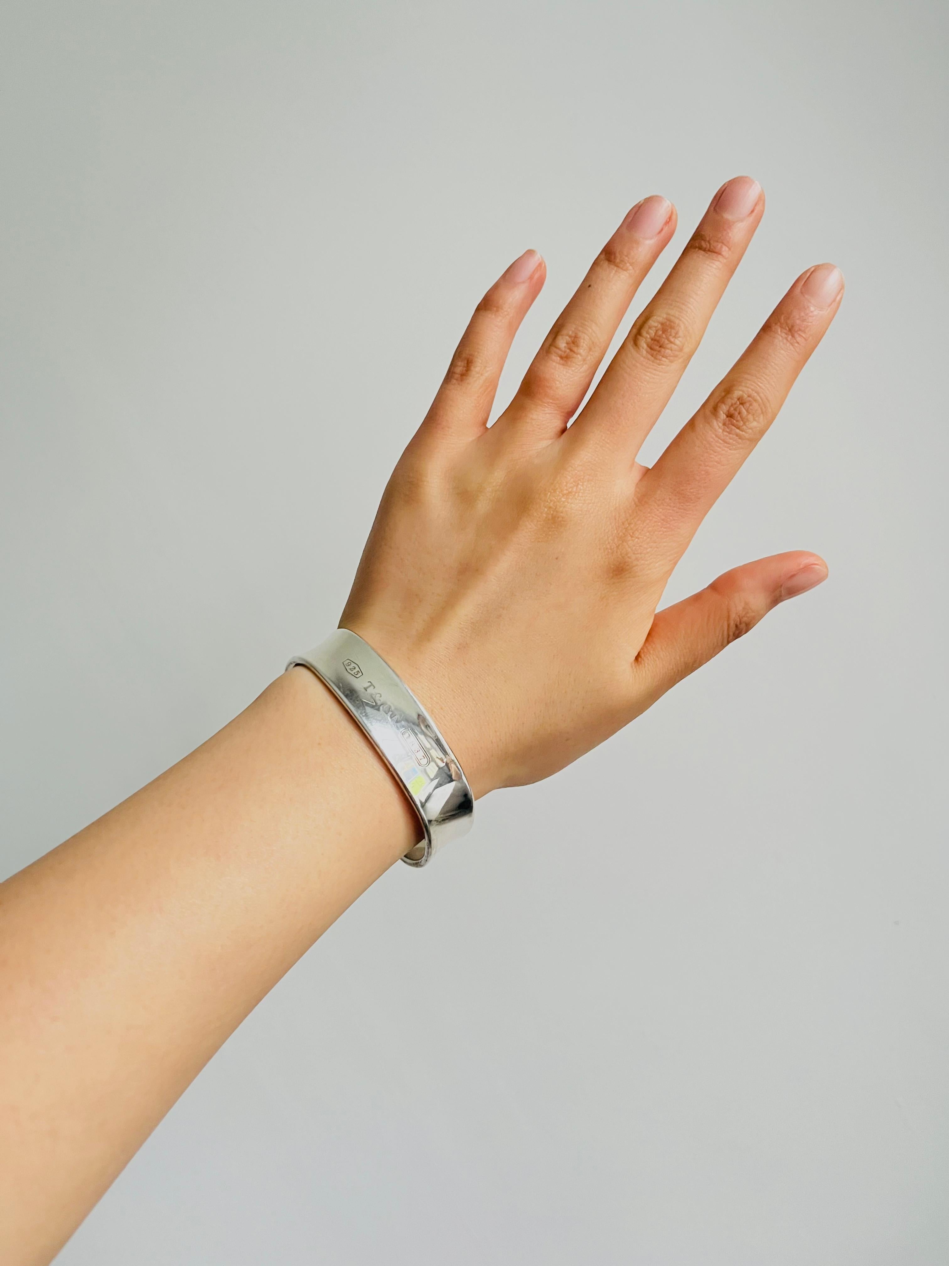 Femenino o masculino Tiffany & Co. 1837 Brazalete vintage cuadrado de cojín Plata de ley 925 en venta