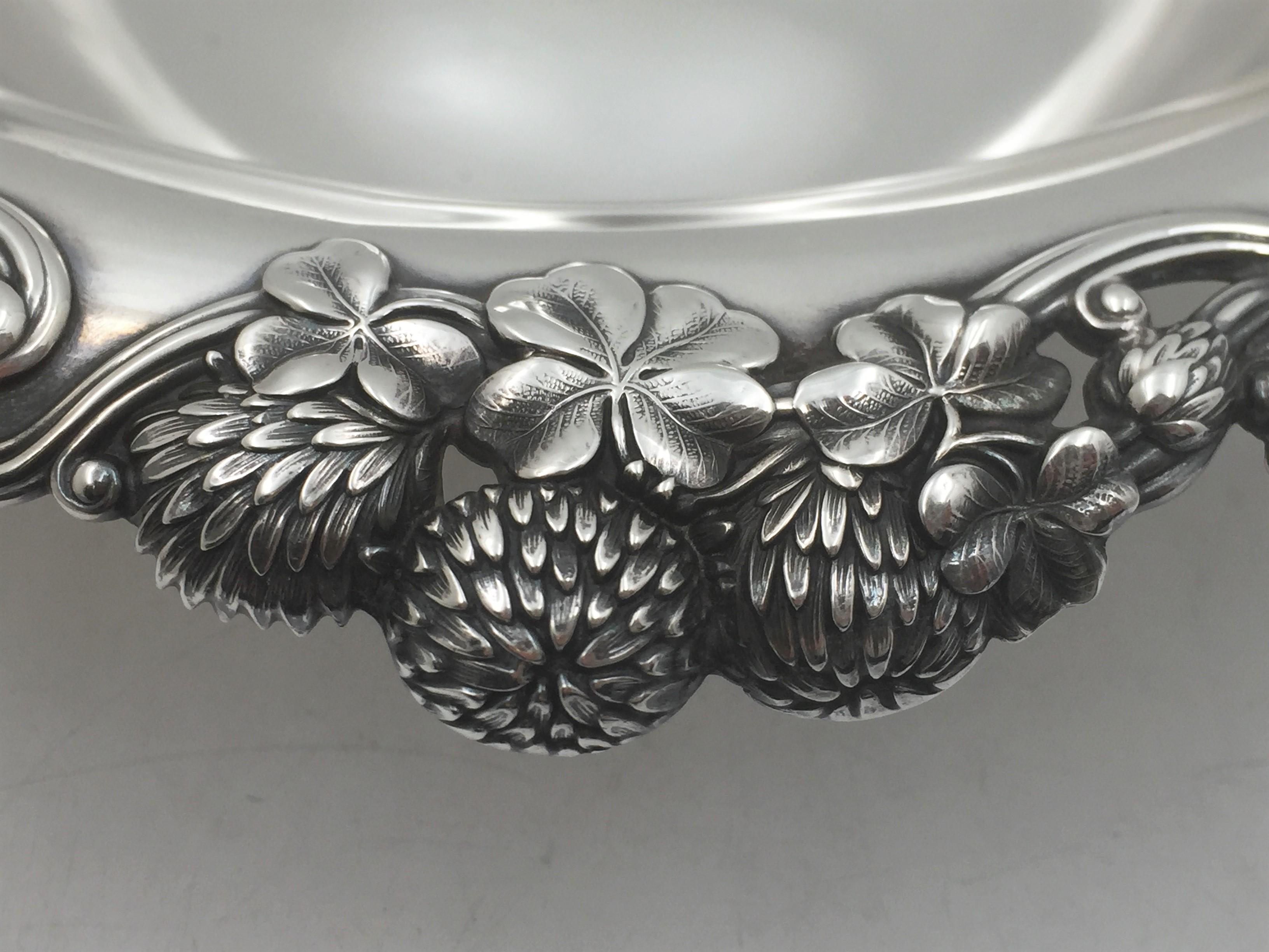 Late 19th Century Tiffany & Co. 1898 Sterling Silver Large Clover Centerpiece Bowl Art Nouveau For Sale
