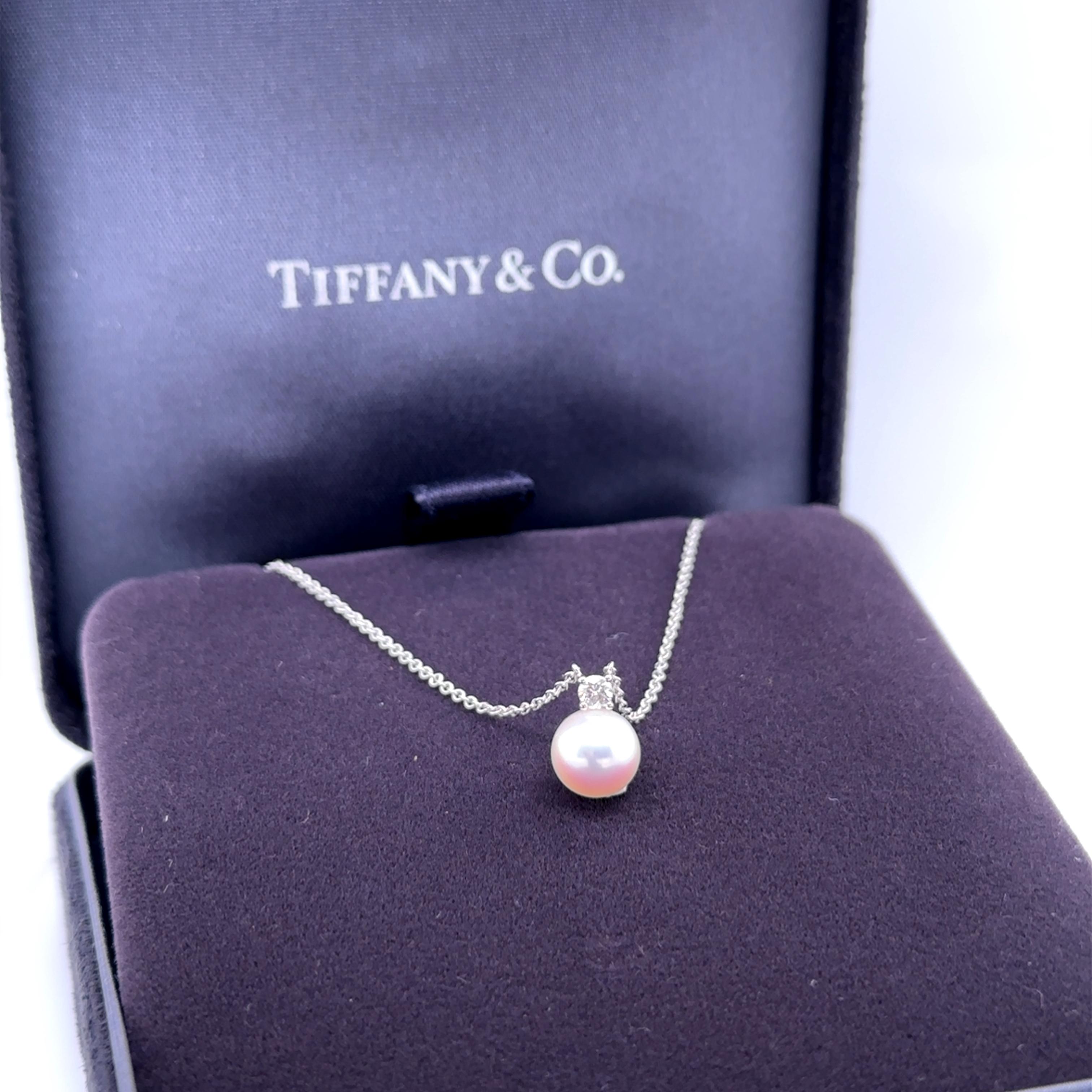 Tiffany & Co. 18ct White Gold Akoya Pearl Diamond Pendant Necklace 2.63g For Sale 1