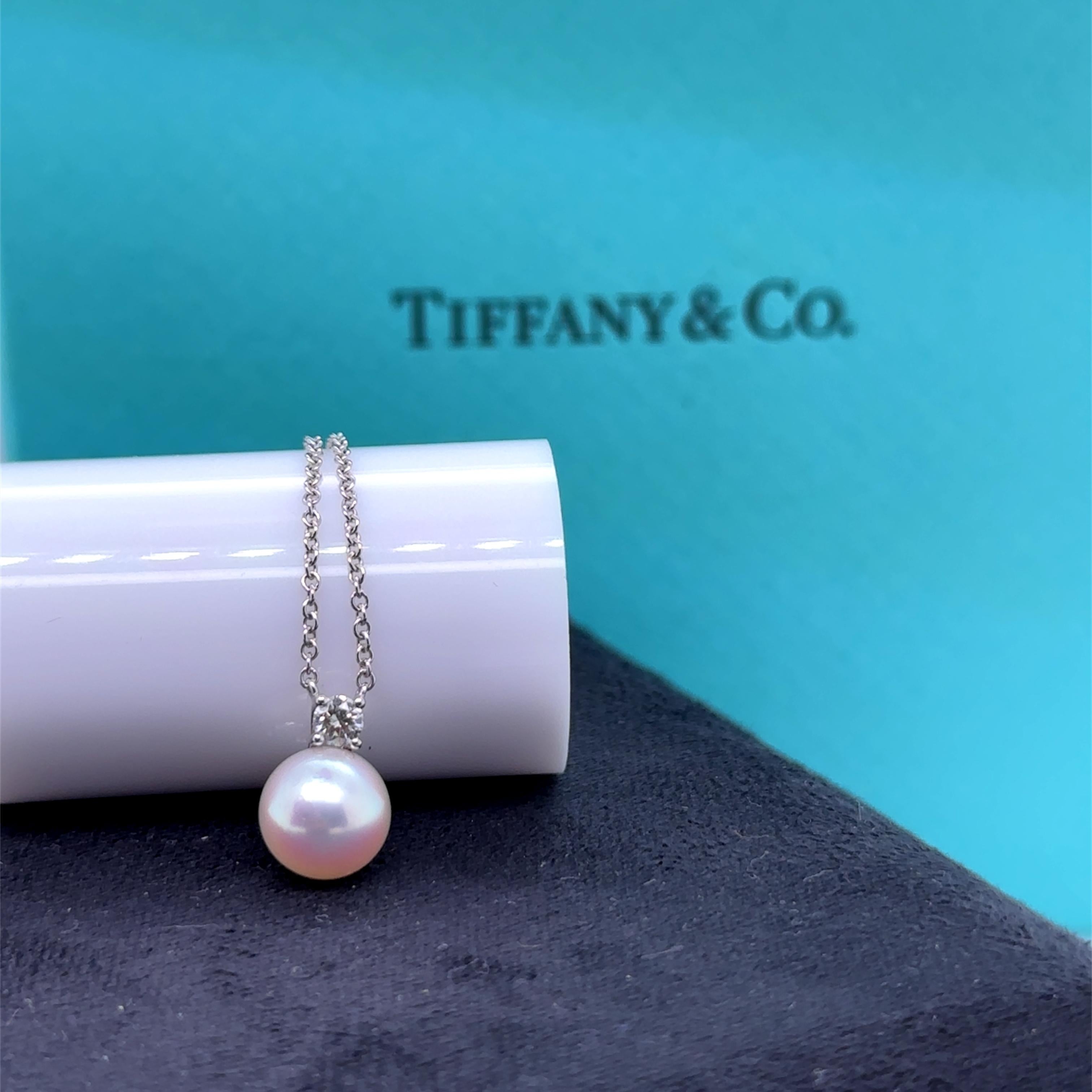 Tiffany & Co. 18ct White Gold Akoya Pearl Diamond Pendant Necklace 2.63g For Sale 2