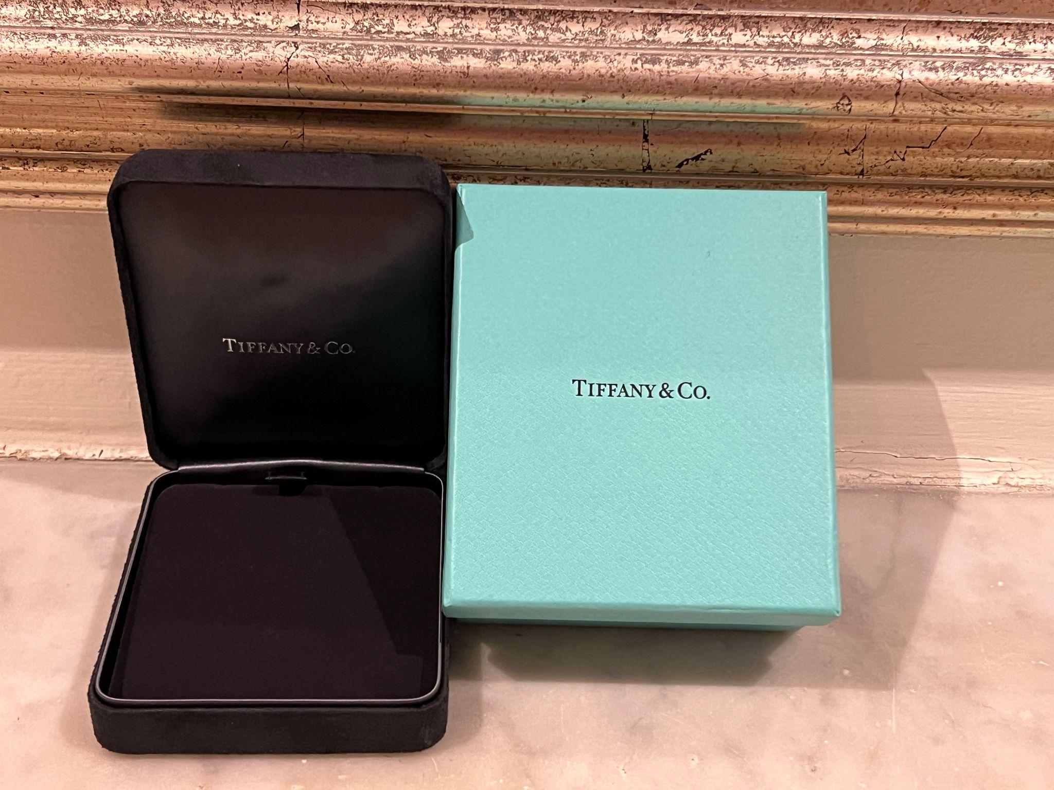 Tiffany & Co. 18ct White Gold Akoya Pearl Diamond Pendant Necklace 2.63g For Sale 4
