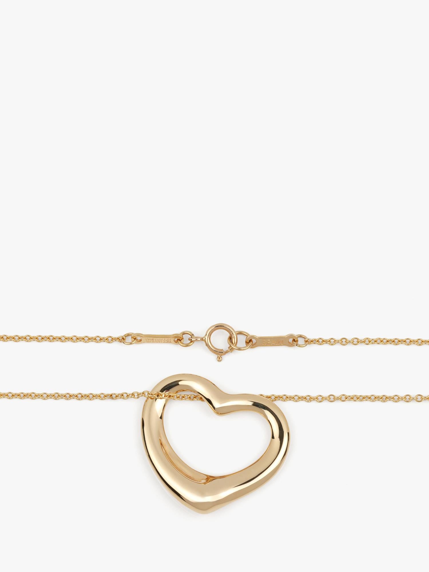 Elsa & Co. Ciondolo a cuore aperto in oro giallo 18ct 22mm Elsa Peretti for Tiffany & Co. In condizioni buone in vendita a Bishop's Stortford, Hertfordshire