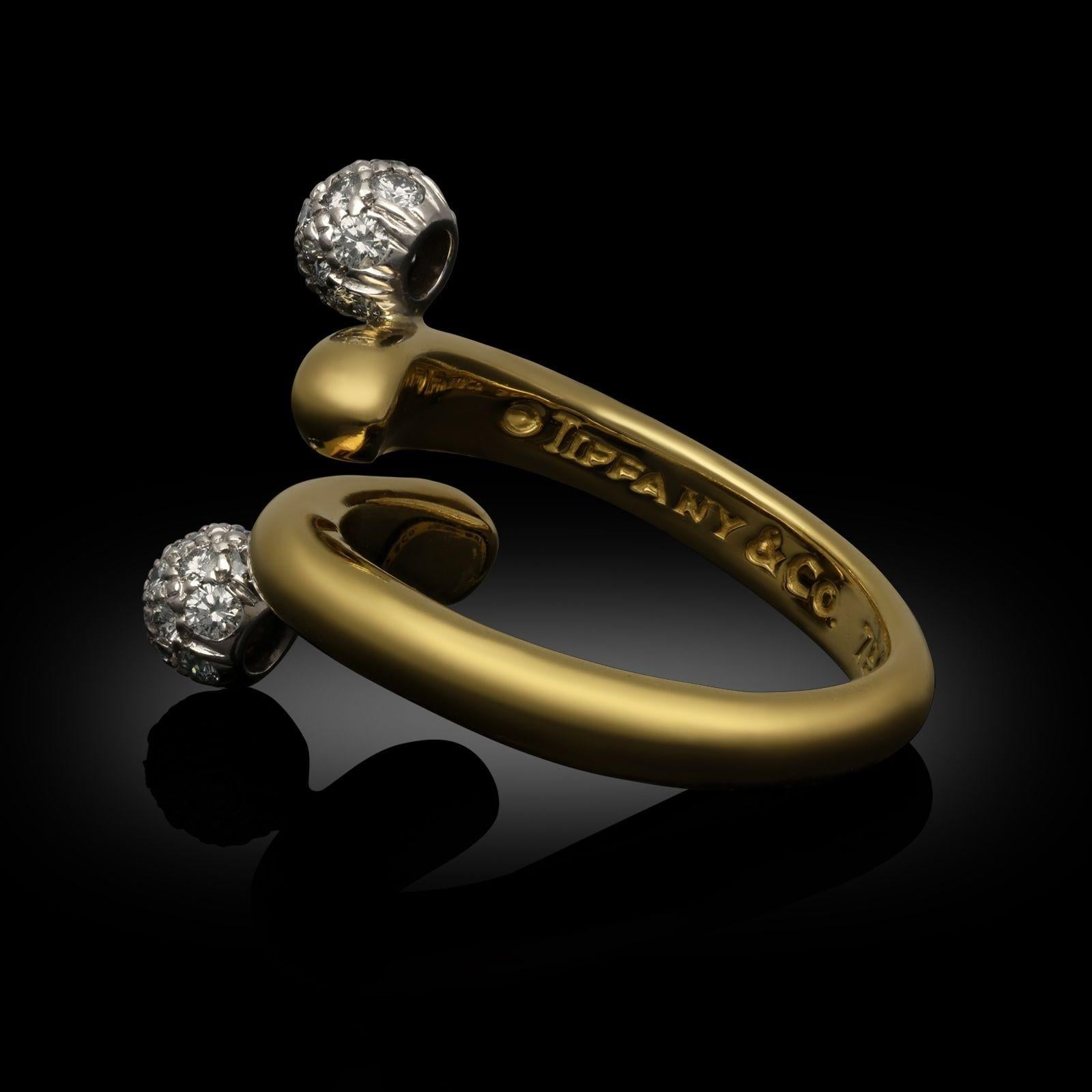 Tiffany & Co Golding Co. 18ct Yellow Gold and Pavé Diamond Stylised Crossover Ring Ca 1980 Bon état - En vente à London, GB
