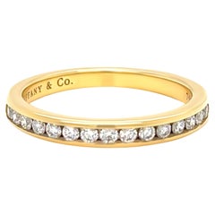 Anillo de diamantes Tiffany
Co. de oro amarillo de 18 ct 0,30 ct 2,7 g