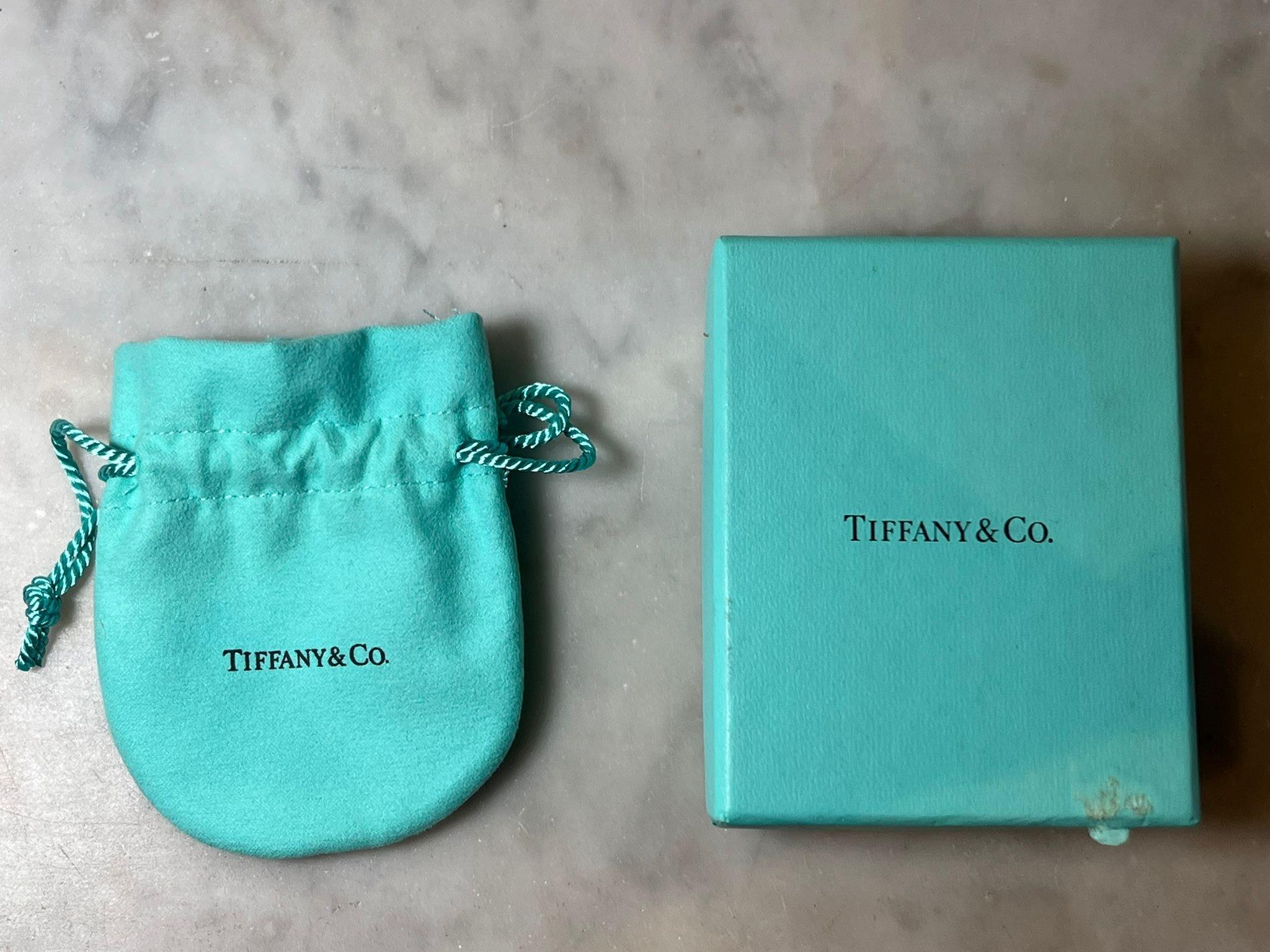 Pendientes de aro corazón abierto Elsa Peretti de oro amarillo de 18 ct 12,16 g Tiffany & Co. en venta 5