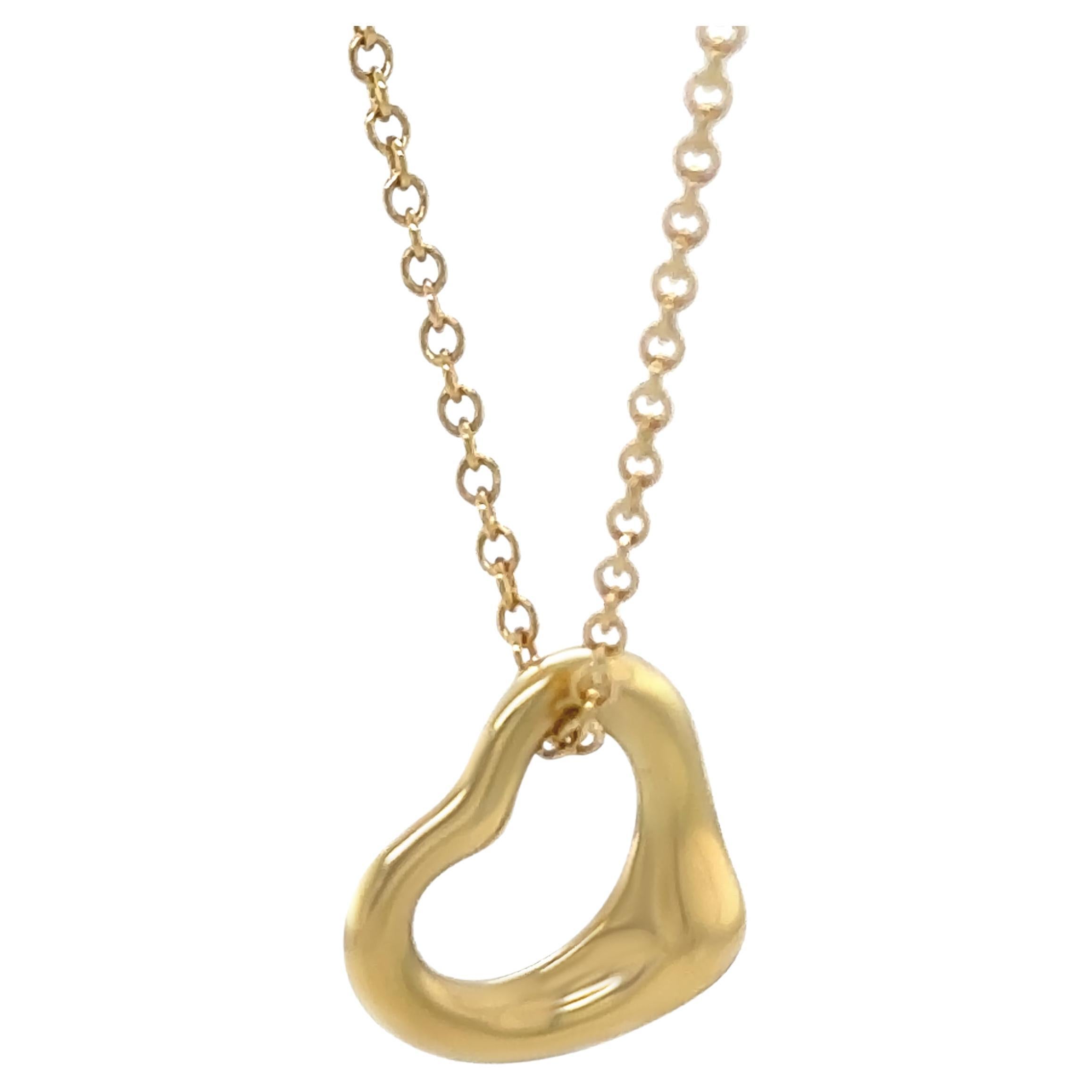 Elsa Peretti Peretti for Tiffany 
Co. in oro giallo 18ct, ciondolo a cuore aperto 3g