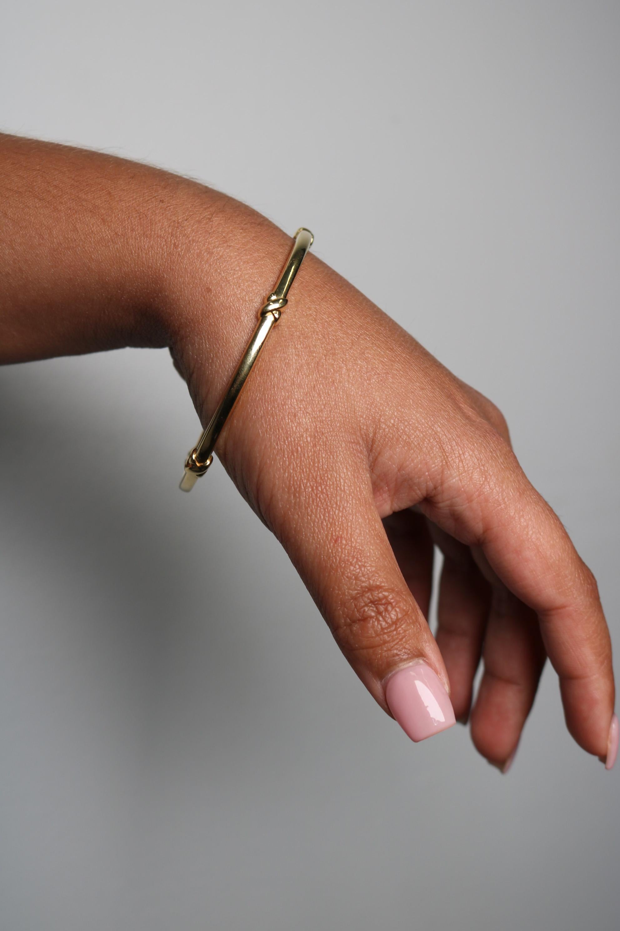 Tiffany & Co. 18K Bangle Italian Made Yellow Gold Fit Size 7.75 For Sale 6