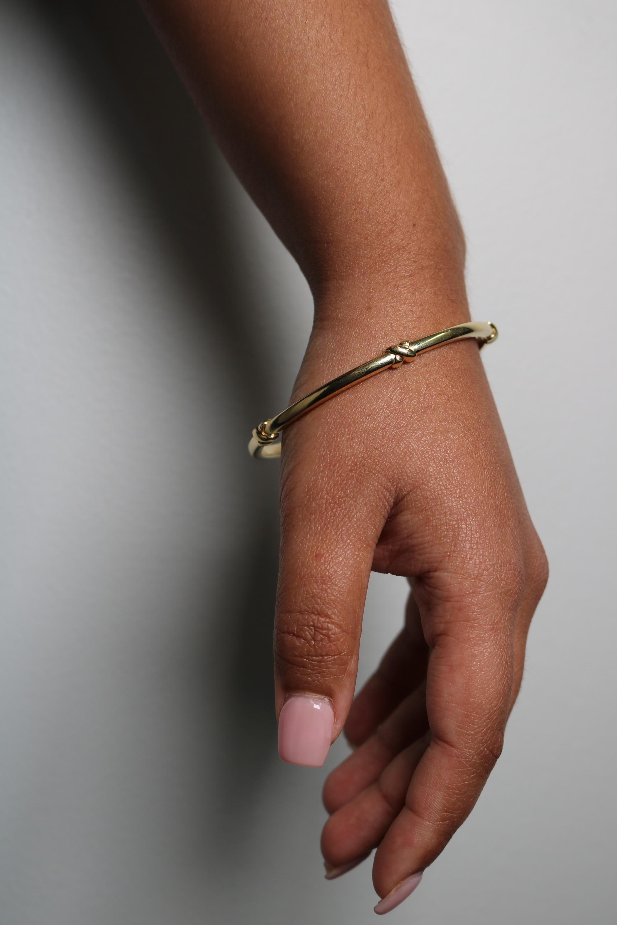 Tiffany & Co. 18K Bangle Italian Made Yellow Gold Fit Size 7.75 For Sale 7